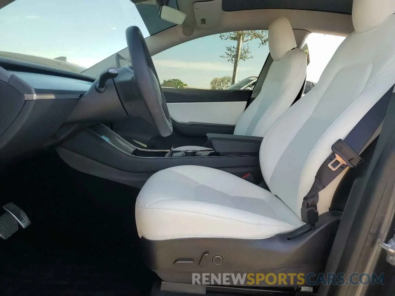 7 Photograph of a damaged car 5YJYGDED6MF110558 TESLA MODEL Y 2021