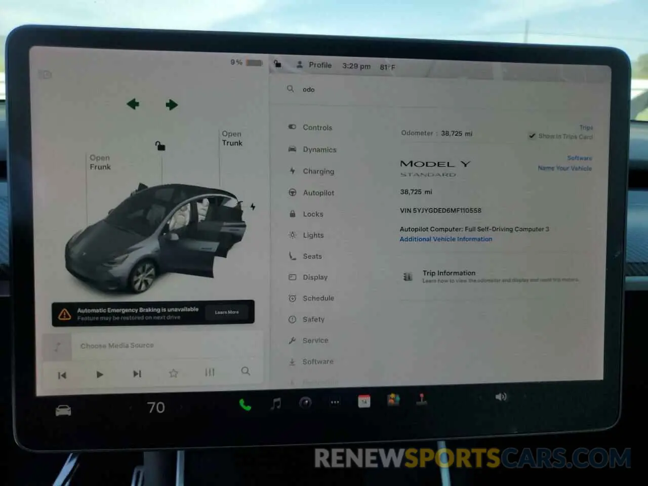 9 Photograph of a damaged car 5YJYGDED6MF110558 TESLA MODEL Y 2021