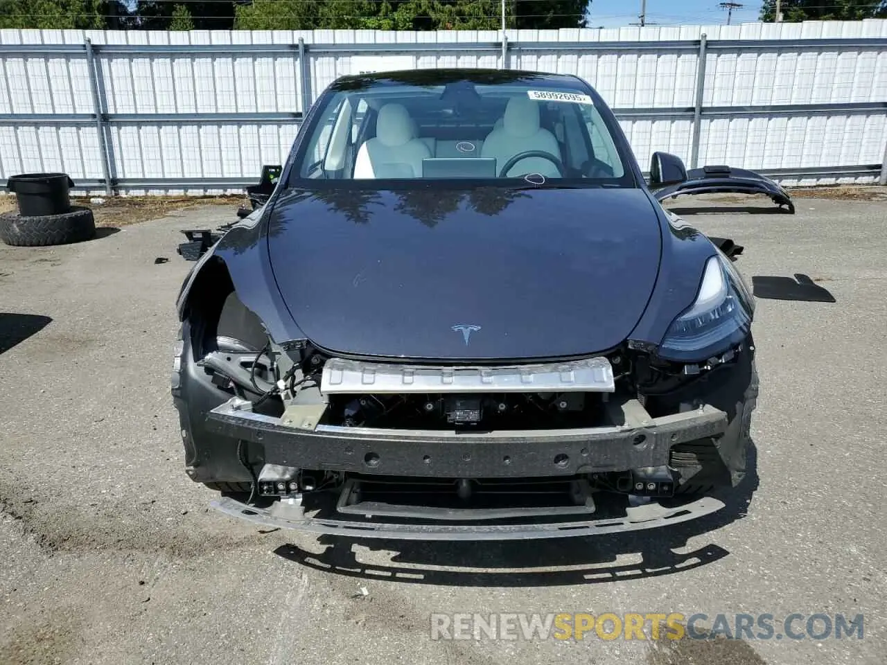5 Photograph of a damaged car 5YJYGDED7MF113890 TESLA MODEL Y 2021