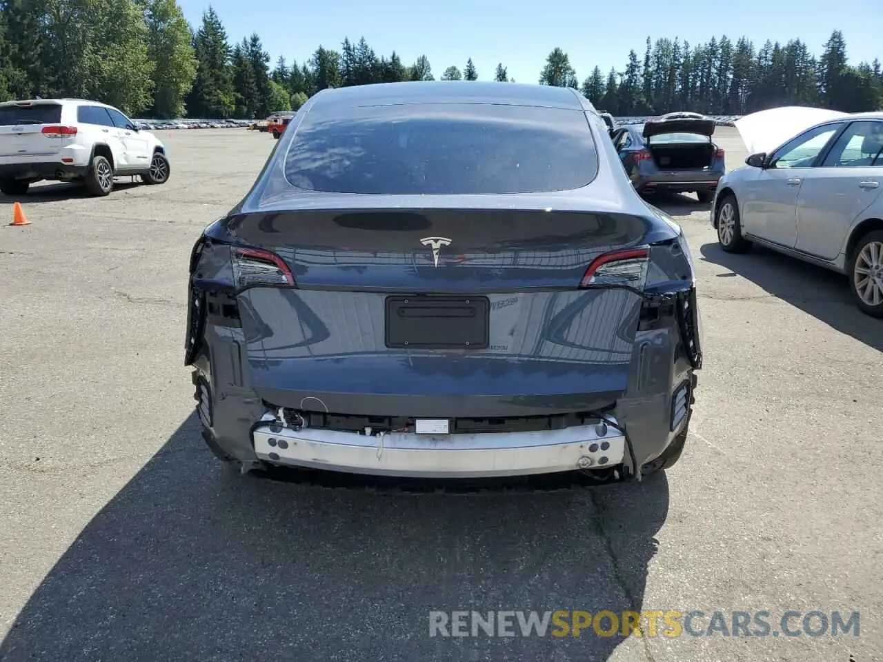 6 Photograph of a damaged car 5YJYGDED7MF113890 TESLA MODEL Y 2021