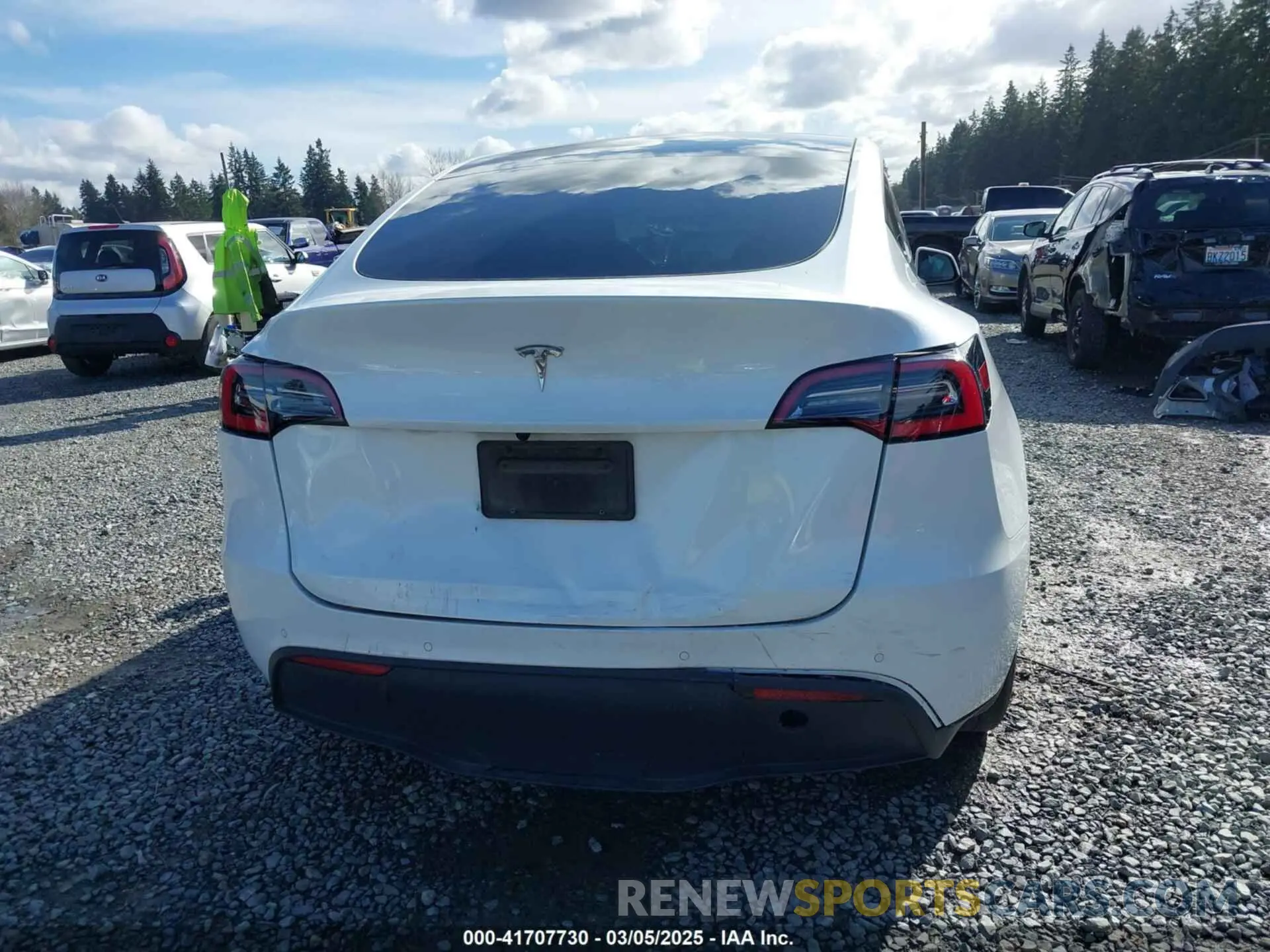 16 Фотография поврежденного автомобиля 5YJYGDED9MF110697 TESLA MODEL Y 2021