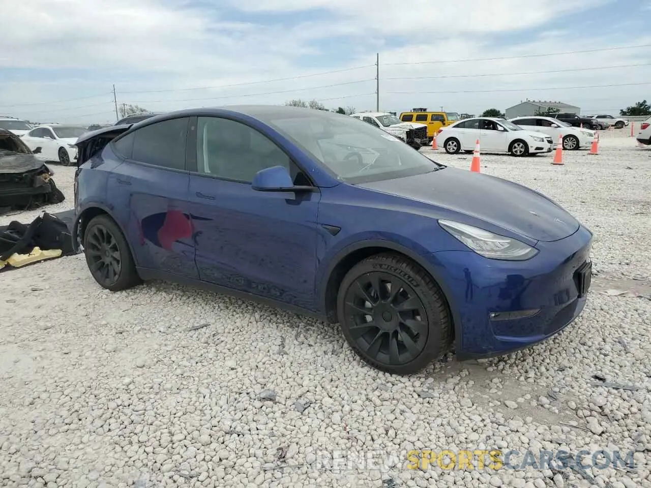 4 Photograph of a damaged car 5YJYGDEDXMF112751 TESLA MODEL Y 2021