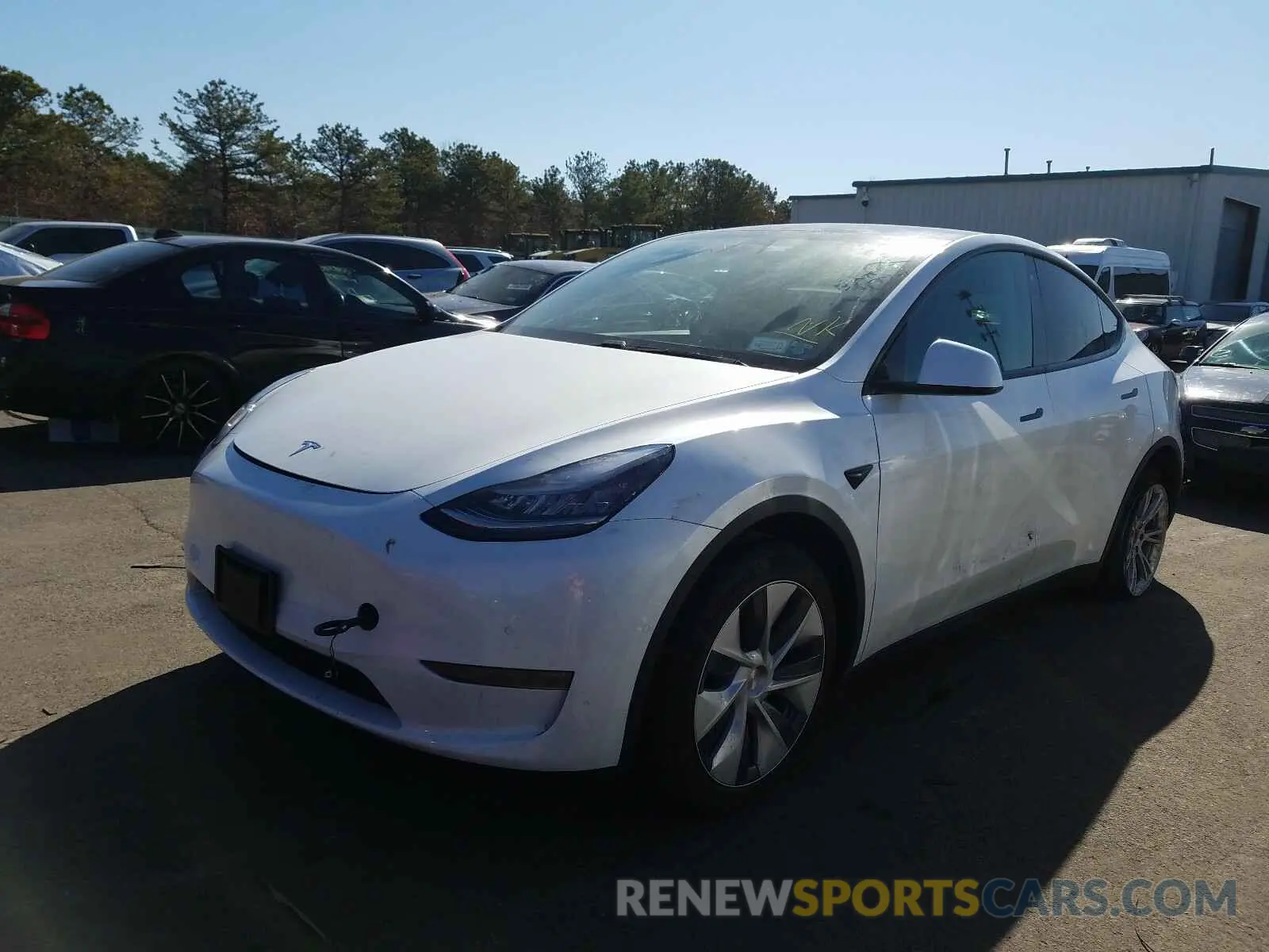 2 Photograph of a damaged car 5YJYGDEE0MF061138 TESLA MODEL Y 2021