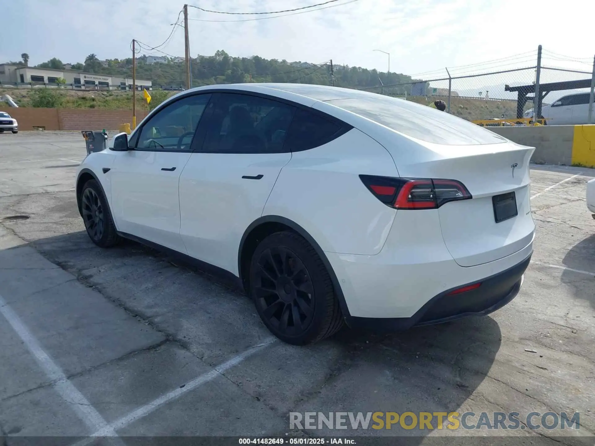 3 Фотография поврежденного автомобиля 5YJYGDEE0MF069451 TESLA MODEL Y 2021