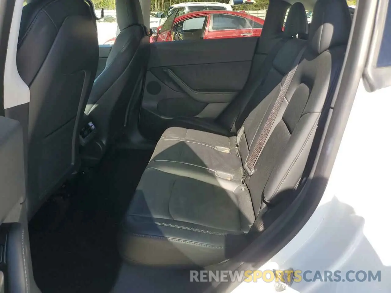 12 Photograph of a damaged car 5YJYGDEE0MF085746 TESLA MODEL Y 2021