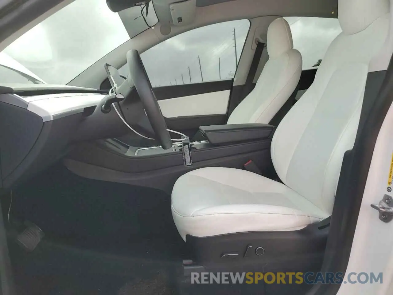 7 Photograph of a damaged car 5YJYGDEE0MF141586 TESLA MODEL Y 2021