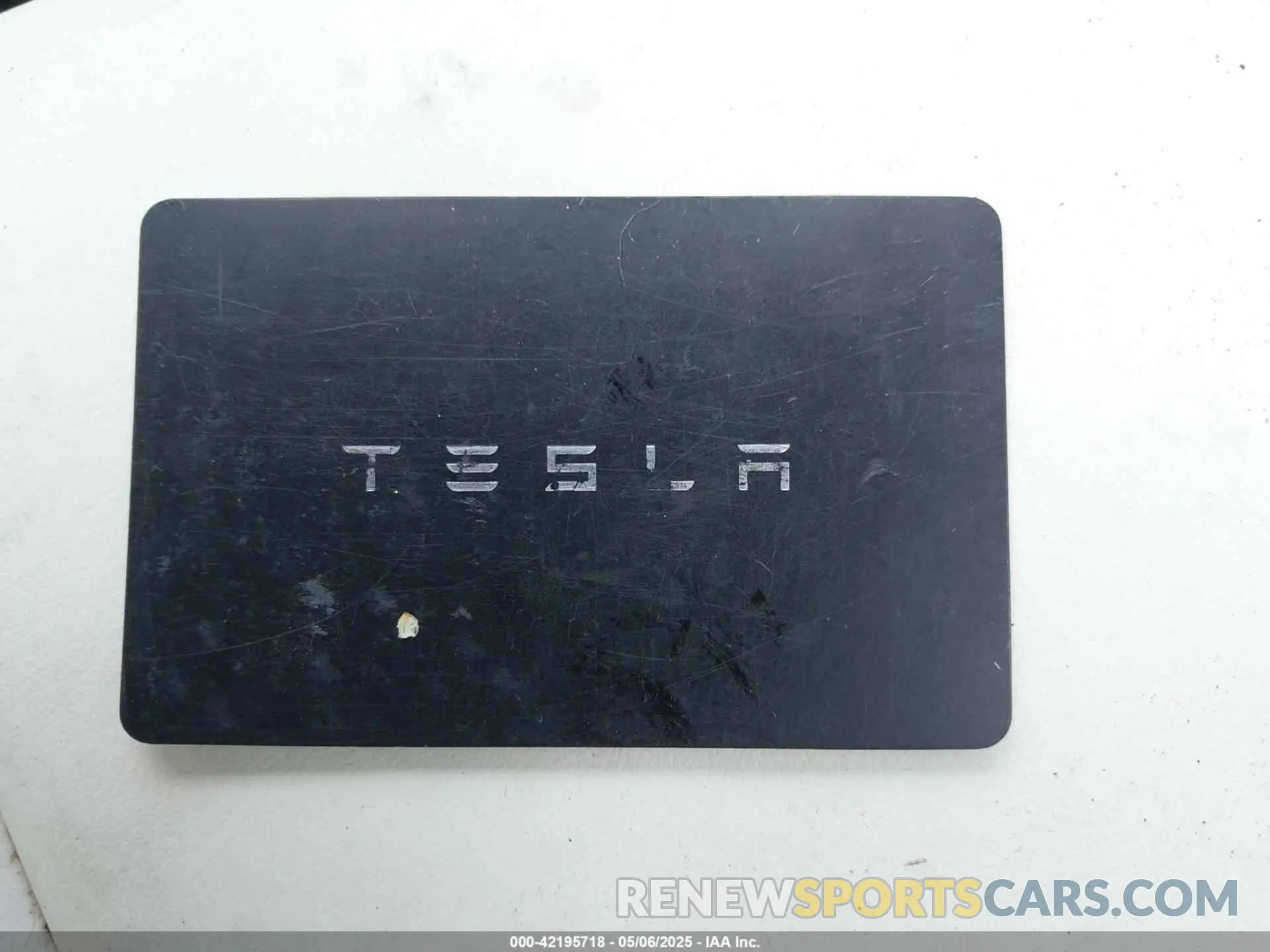 11 Photograph of a damaged car 5YJYGDEE0MF144777 TESLA MODEL Y 2021