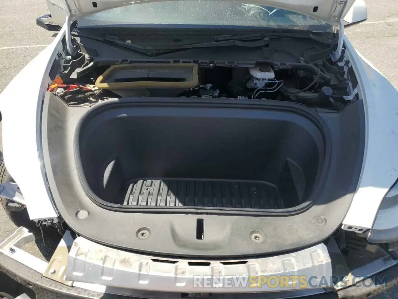11 Photograph of a damaged car 5YJYGDEE0MF153074 TESLA MODEL Y 2021