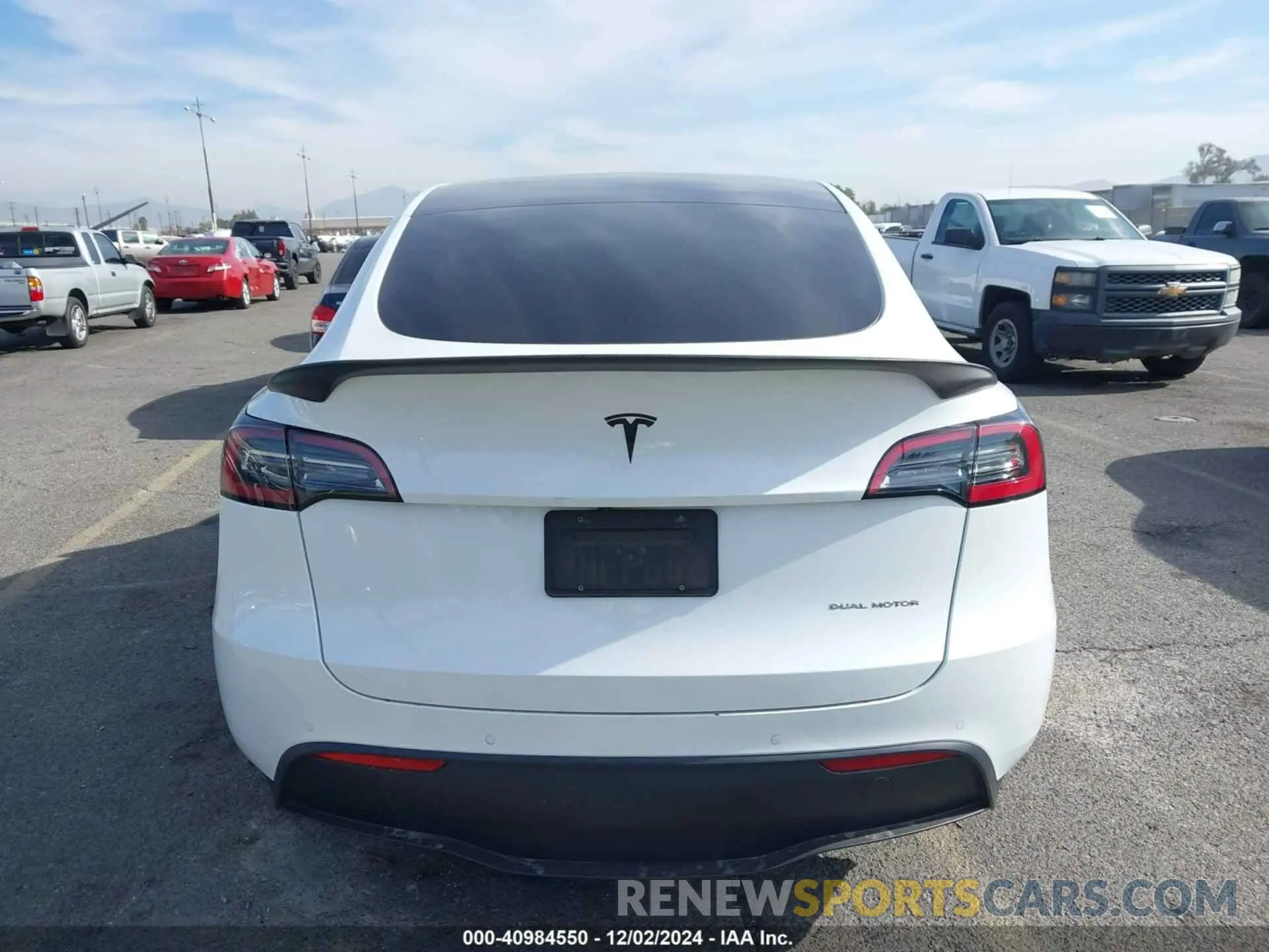 17 Photograph of a damaged car 5YJYGDEE0MF161935 TESLA MODEL Y 2021