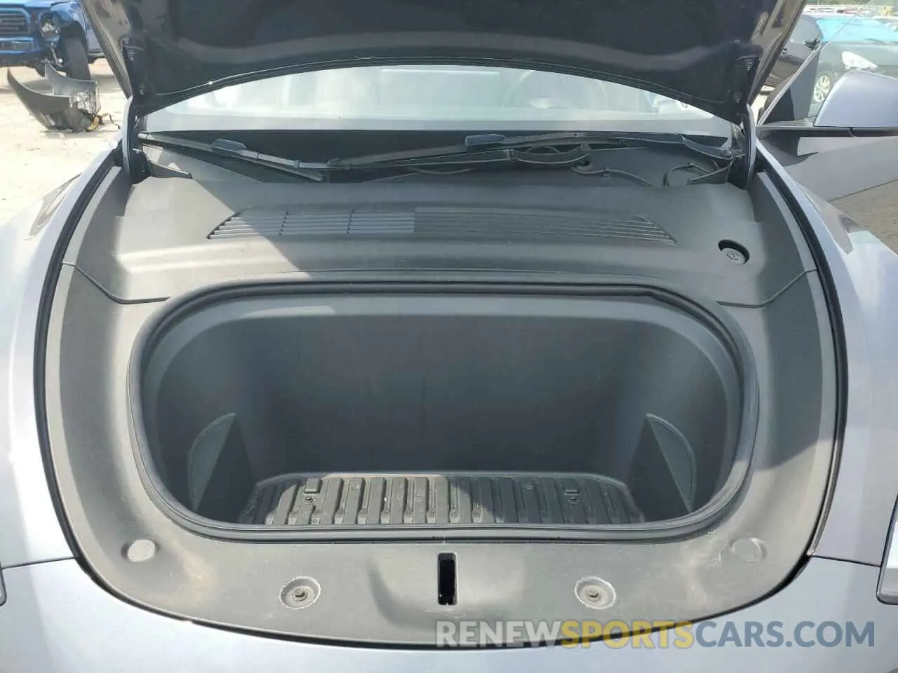 11 Photograph of a damaged car 5YJYGDEE0MF196037 TESLA MODEL Y 2021