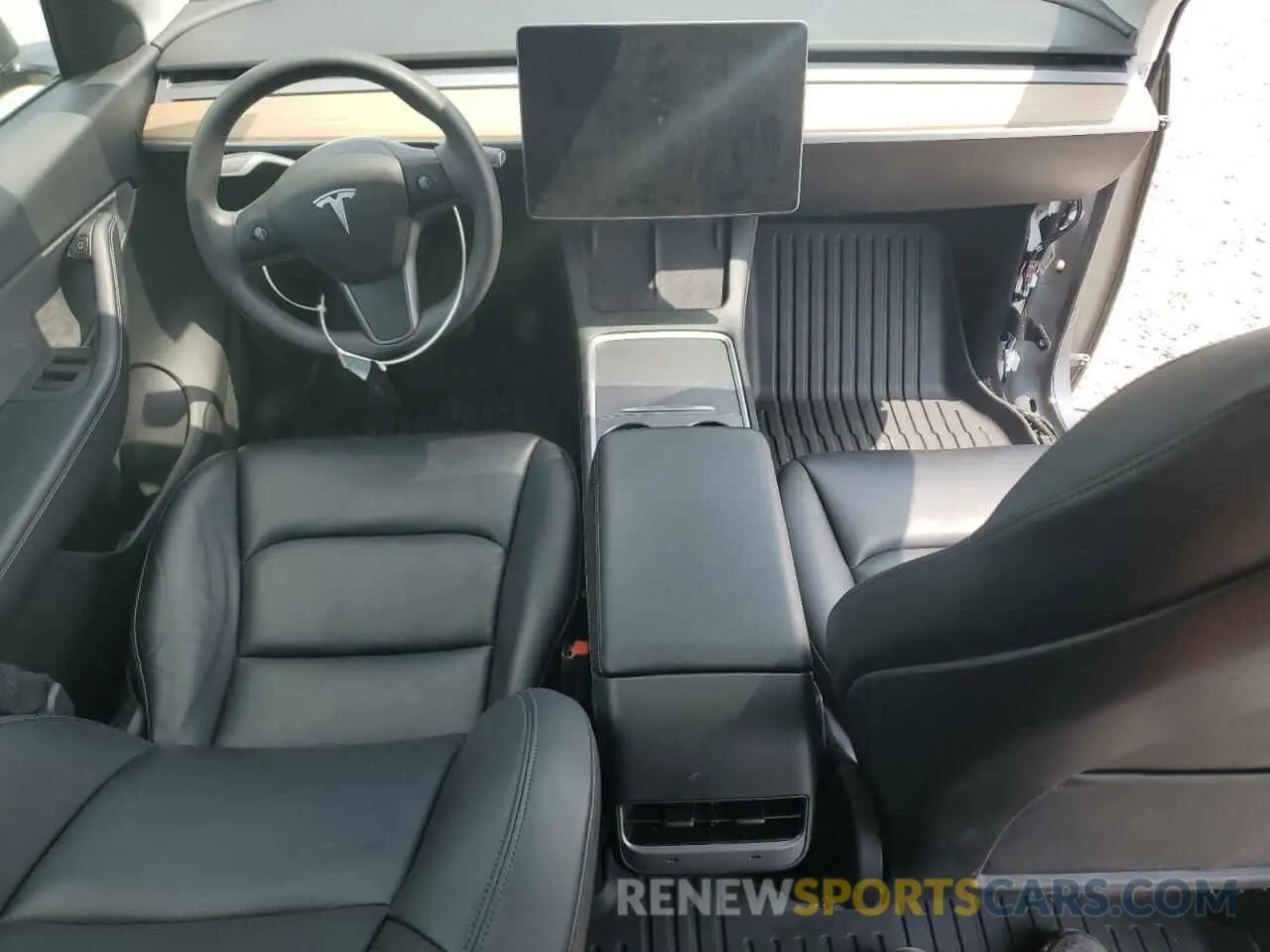 8 Photograph of a damaged car 5YJYGDEE0MF196037 TESLA MODEL Y 2021