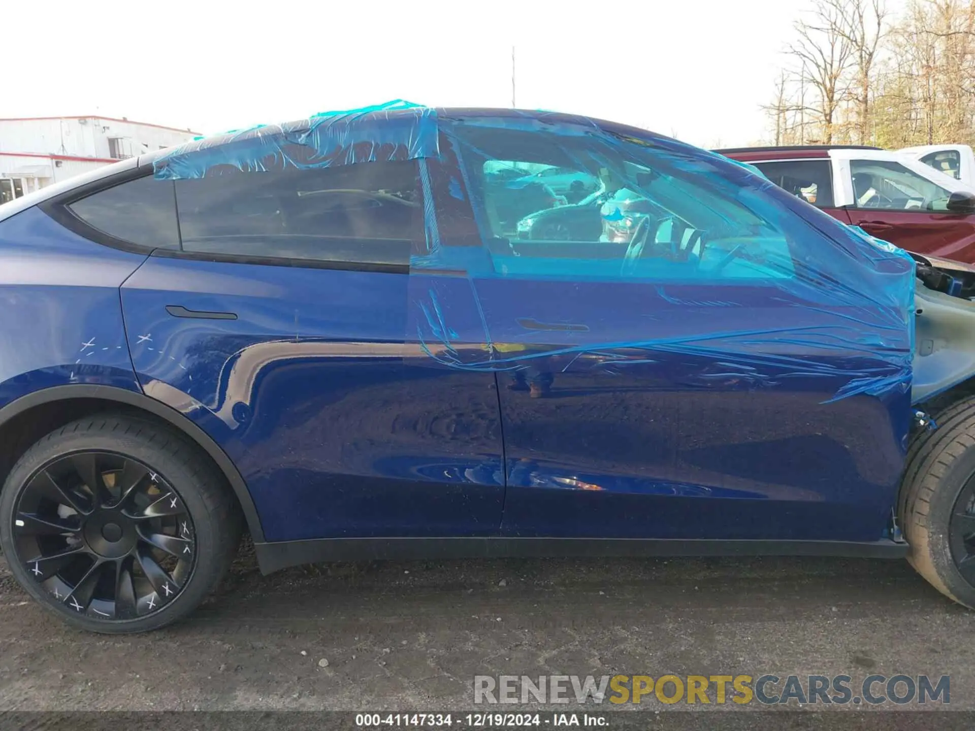 13 Photograph of a damaged car 5YJYGDEE0MF198841 TESLA MODEL Y 2021