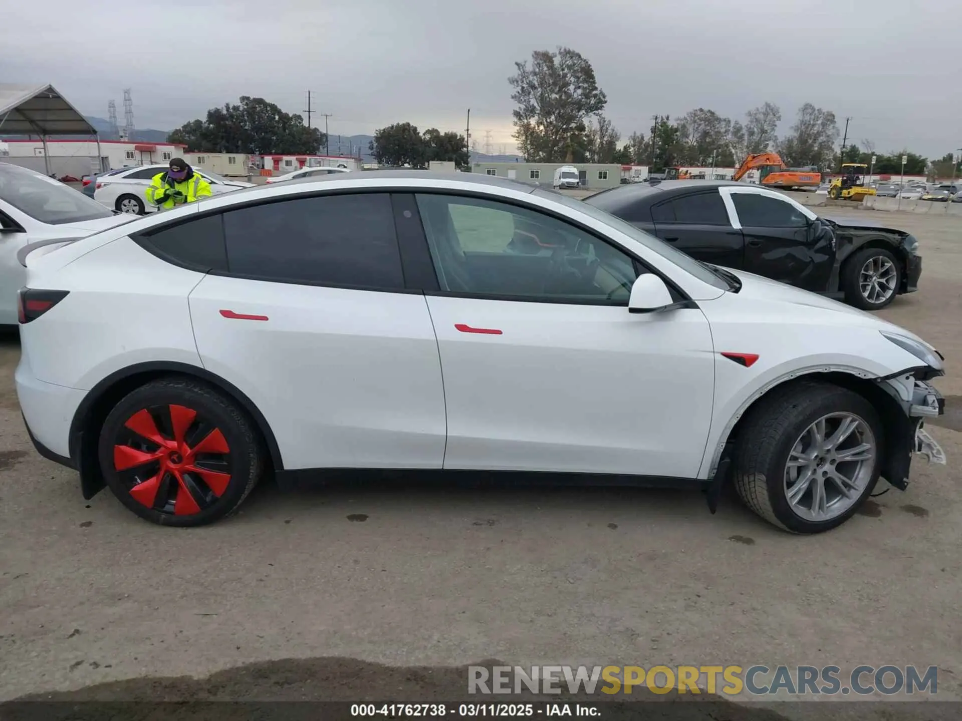 14 Photograph of a damaged car 5YJYGDEE0MF209045 TESLA MODEL Y 2021