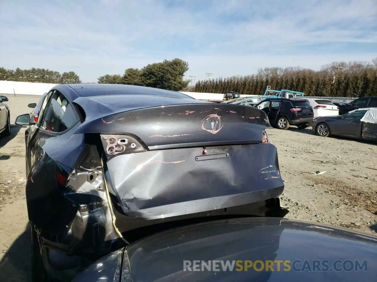 9 Photograph of a damaged car 5YJYGDEE0MF210504 TESLA MODEL Y 2021
