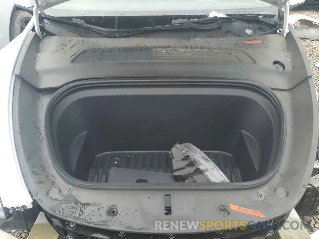 11 Photograph of a damaged car 5YJYGDEE0MF213418 TESLA MODEL Y 2021