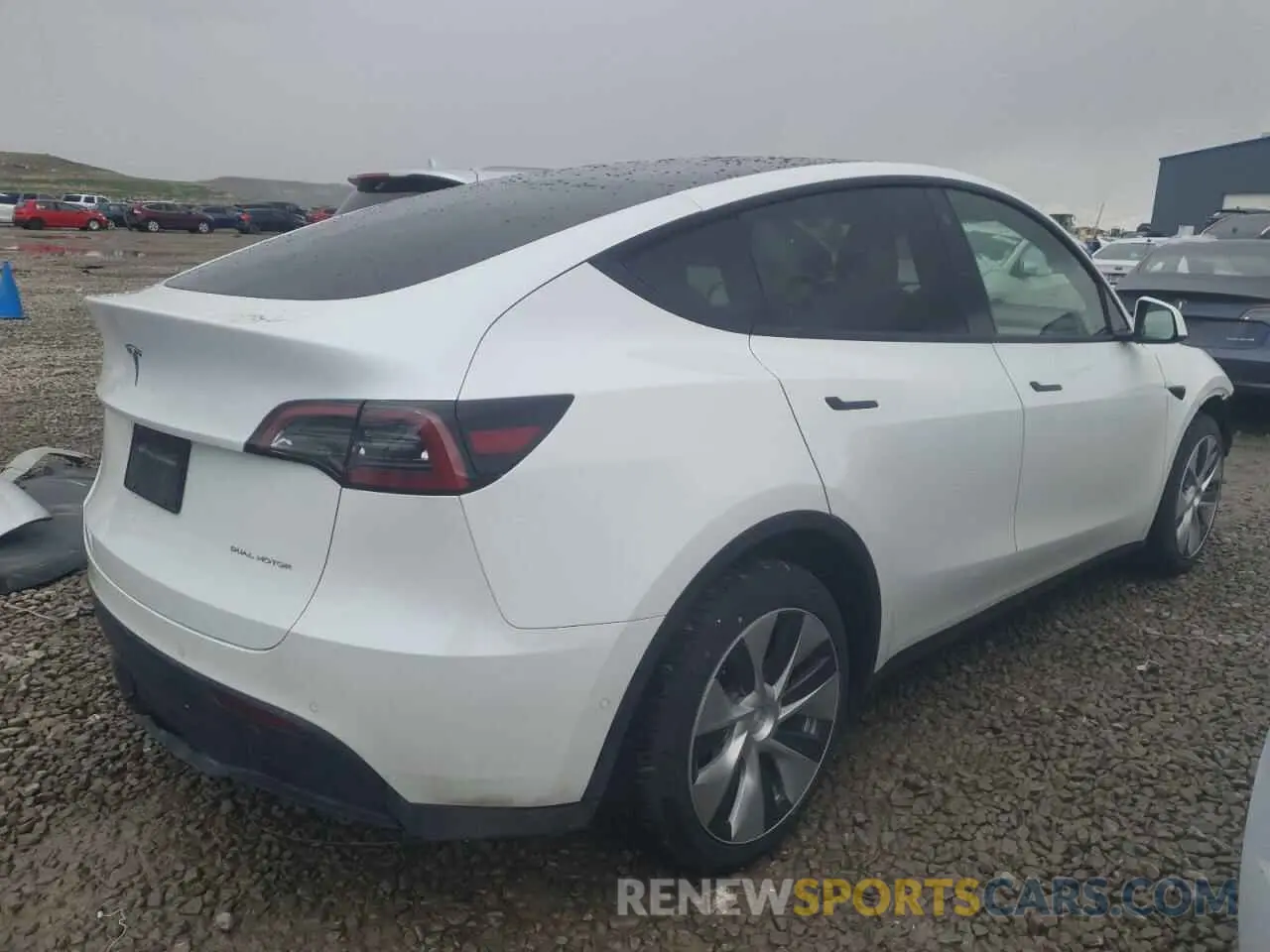 3 Photograph of a damaged car 5YJYGDEE0MF213418 TESLA MODEL Y 2021