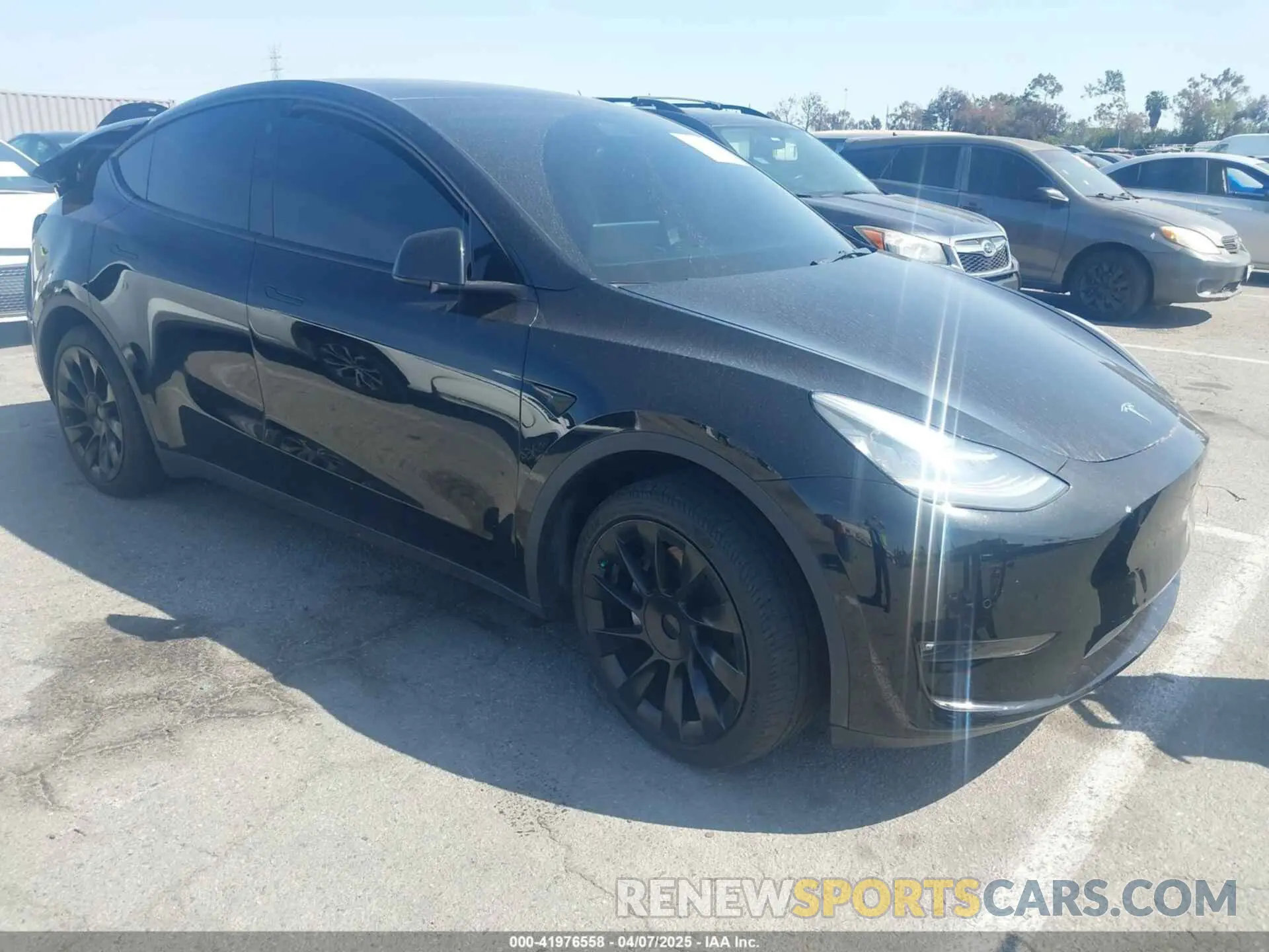 1 Photograph of a damaged car 5YJYGDEE0MF219252 TESLA MODEL Y 2021