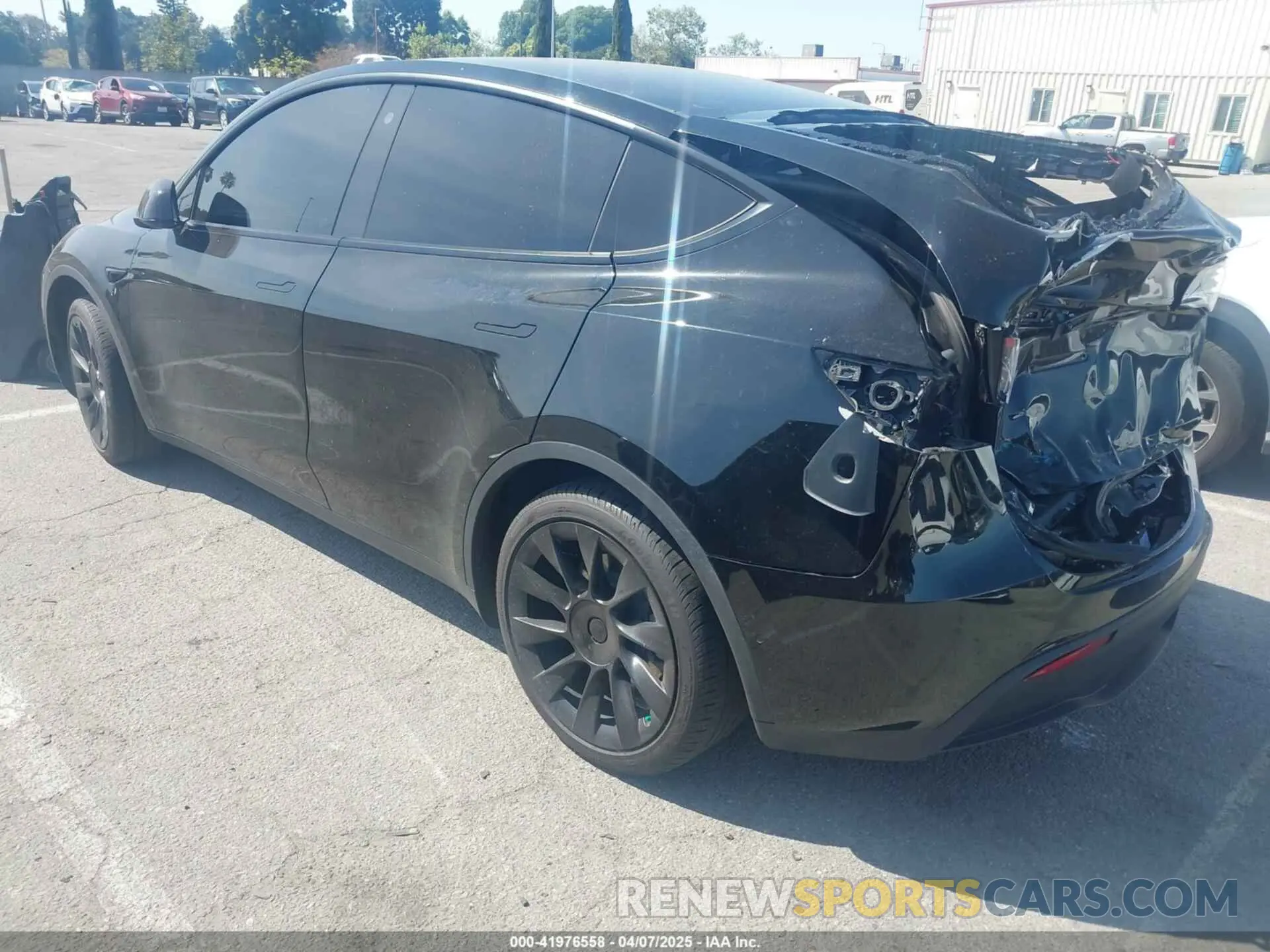3 Photograph of a damaged car 5YJYGDEE0MF219252 TESLA MODEL Y 2021