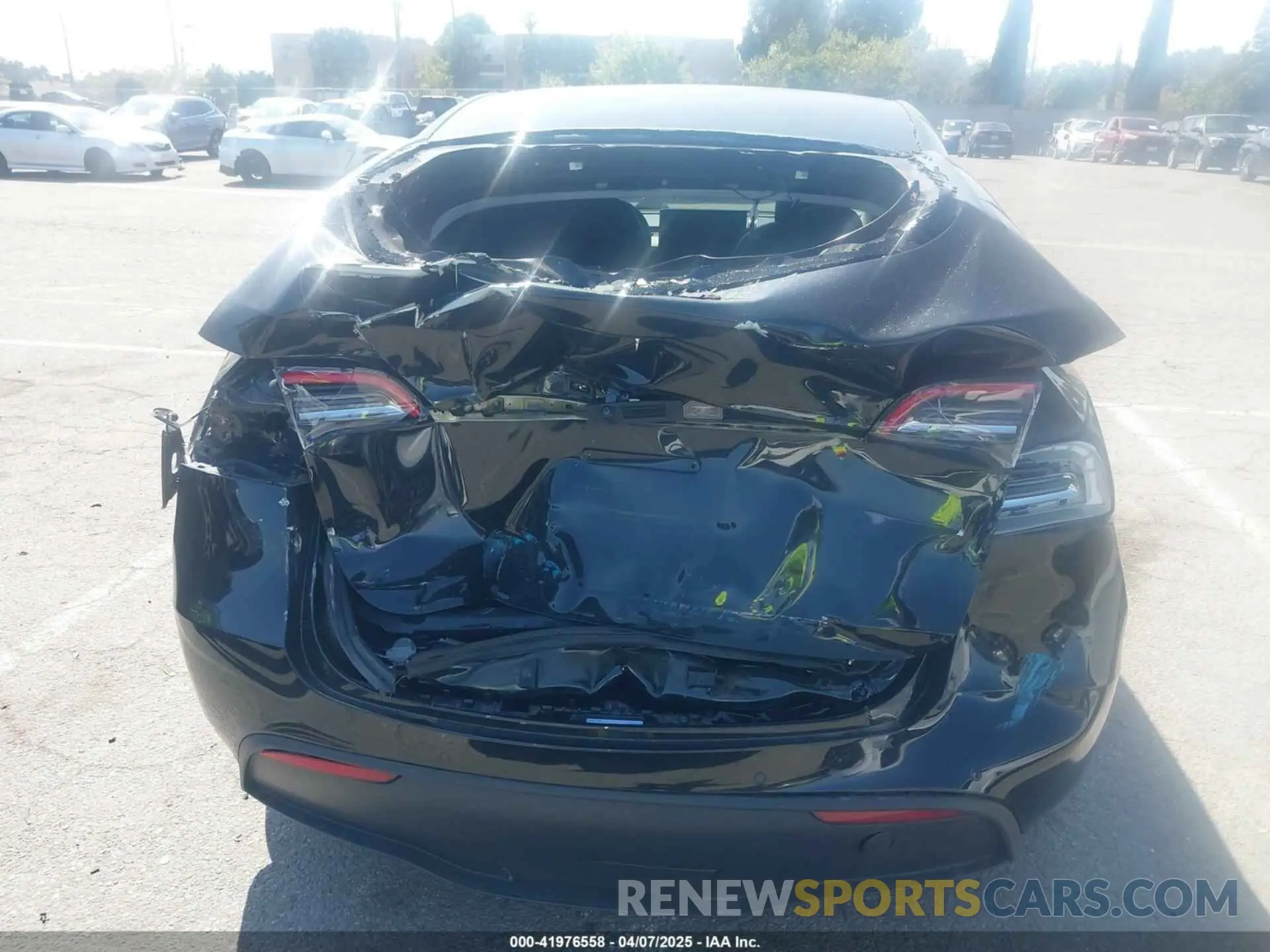6 Photograph of a damaged car 5YJYGDEE0MF219252 TESLA MODEL Y 2021