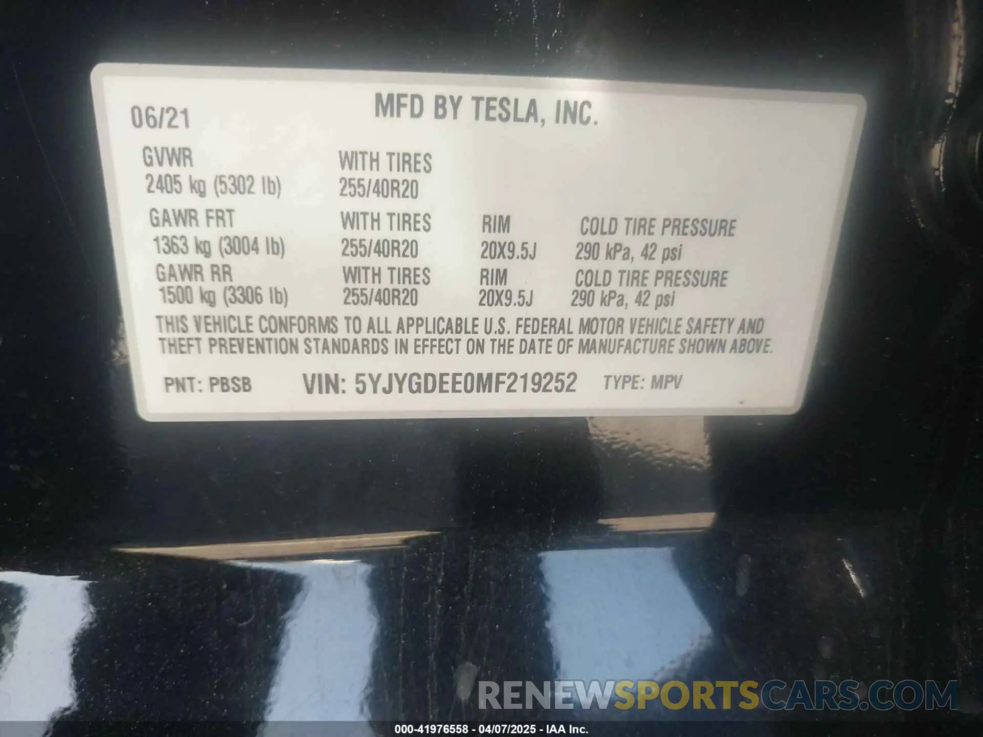 9 Photograph of a damaged car 5YJYGDEE0MF219252 TESLA MODEL Y 2021