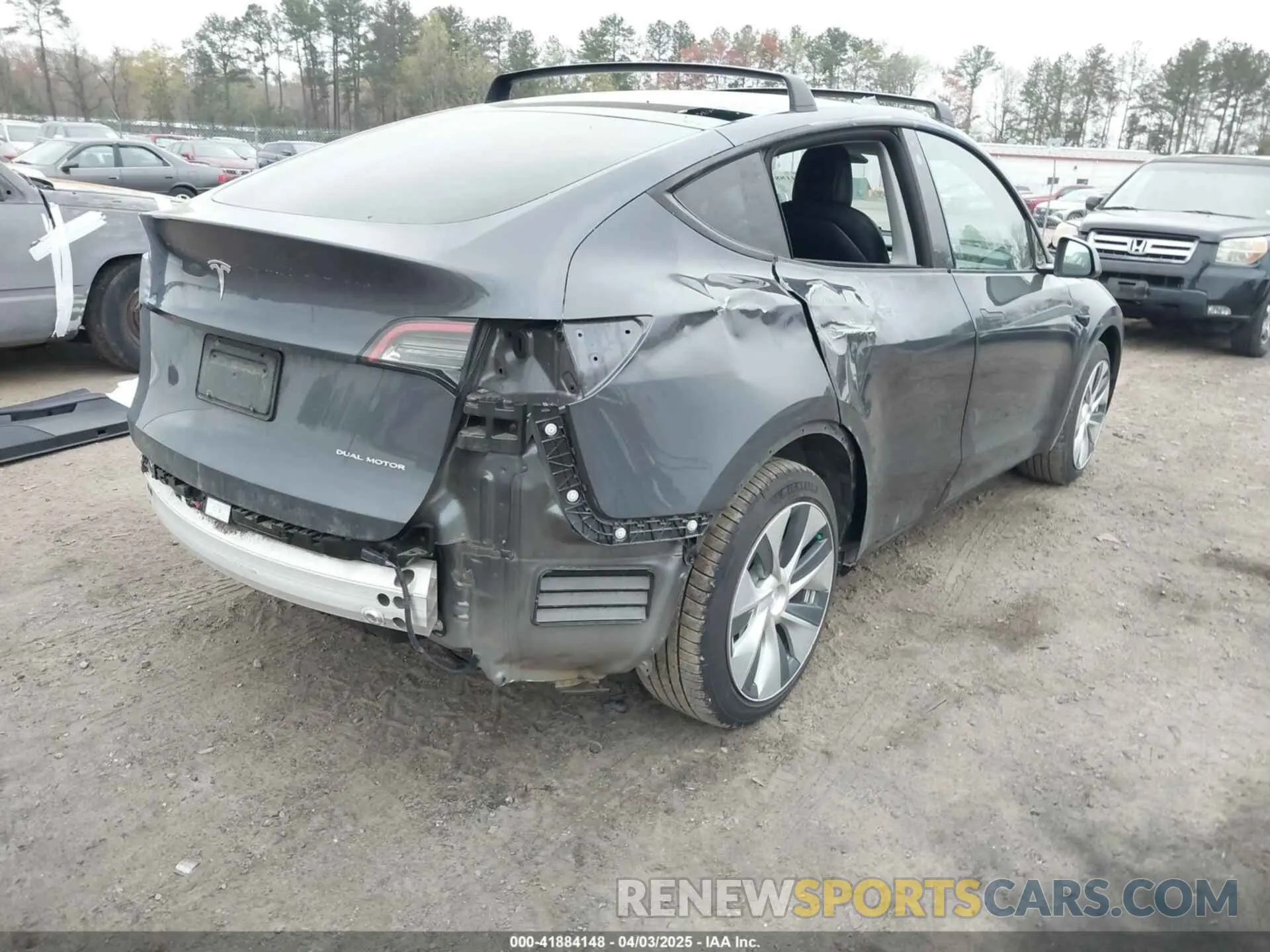4 Photograph of a damaged car 5YJYGDEE0MF259783 TESLA MODEL Y 2021