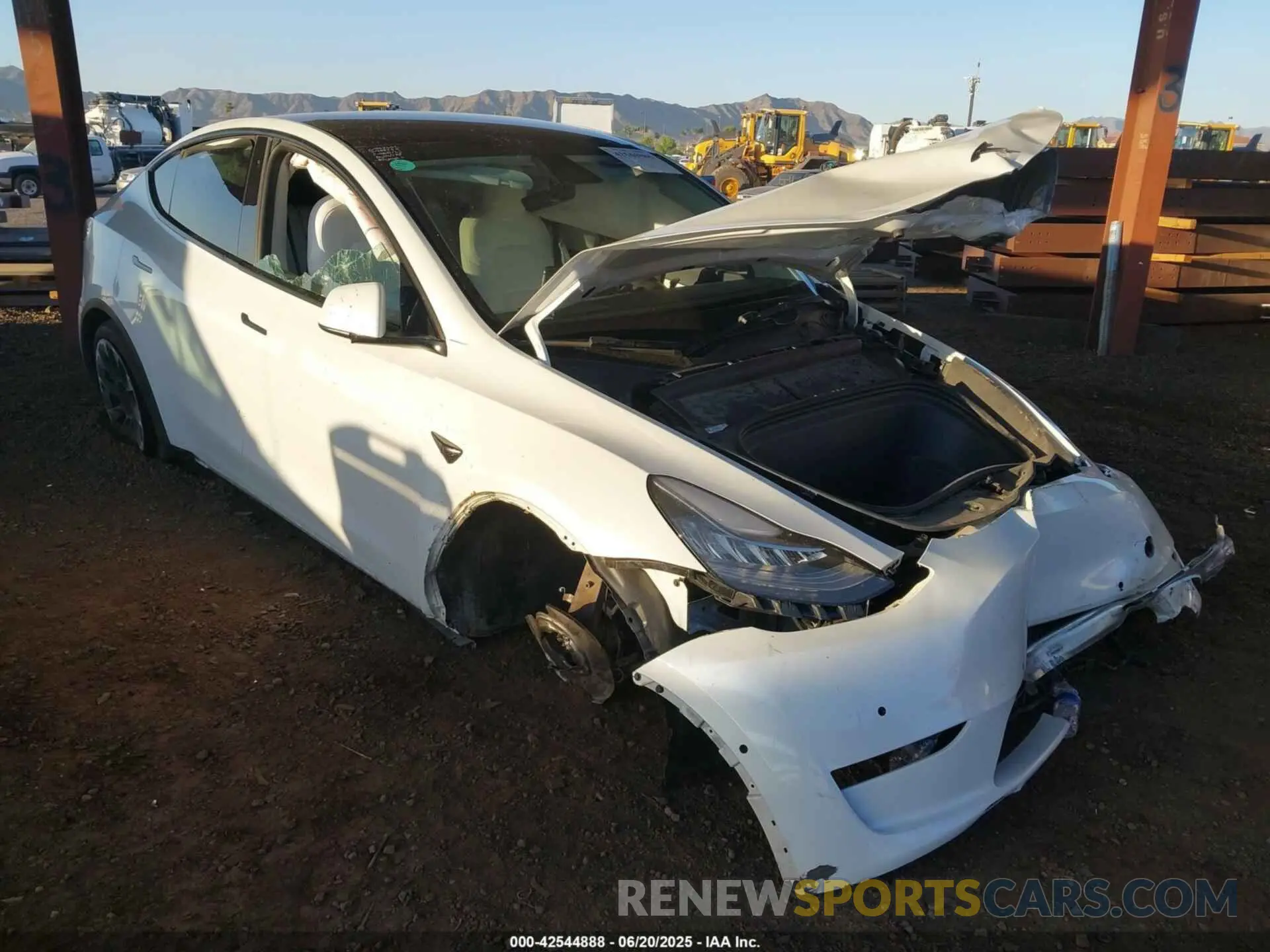 1 Photograph of a damaged car 5YJYGDEE0MF264790 TESLA MODEL Y 2021