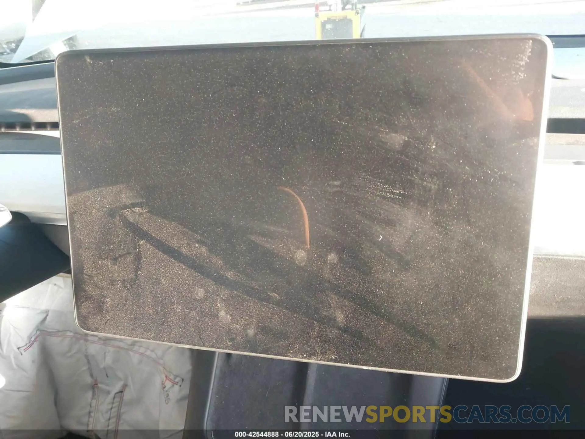 14 Photograph of a damaged car 5YJYGDEE0MF264790 TESLA MODEL Y 2021