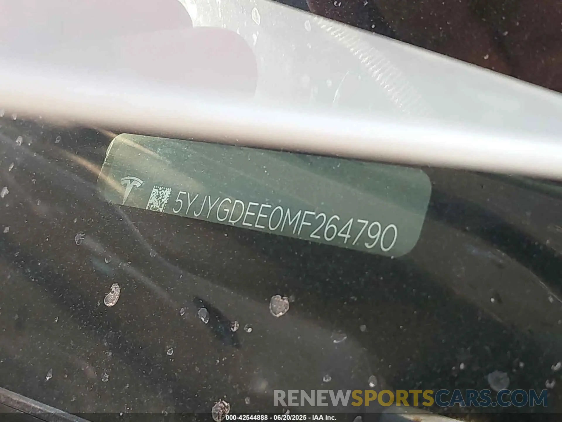 9 Photograph of a damaged car 5YJYGDEE0MF264790 TESLA MODEL Y 2021