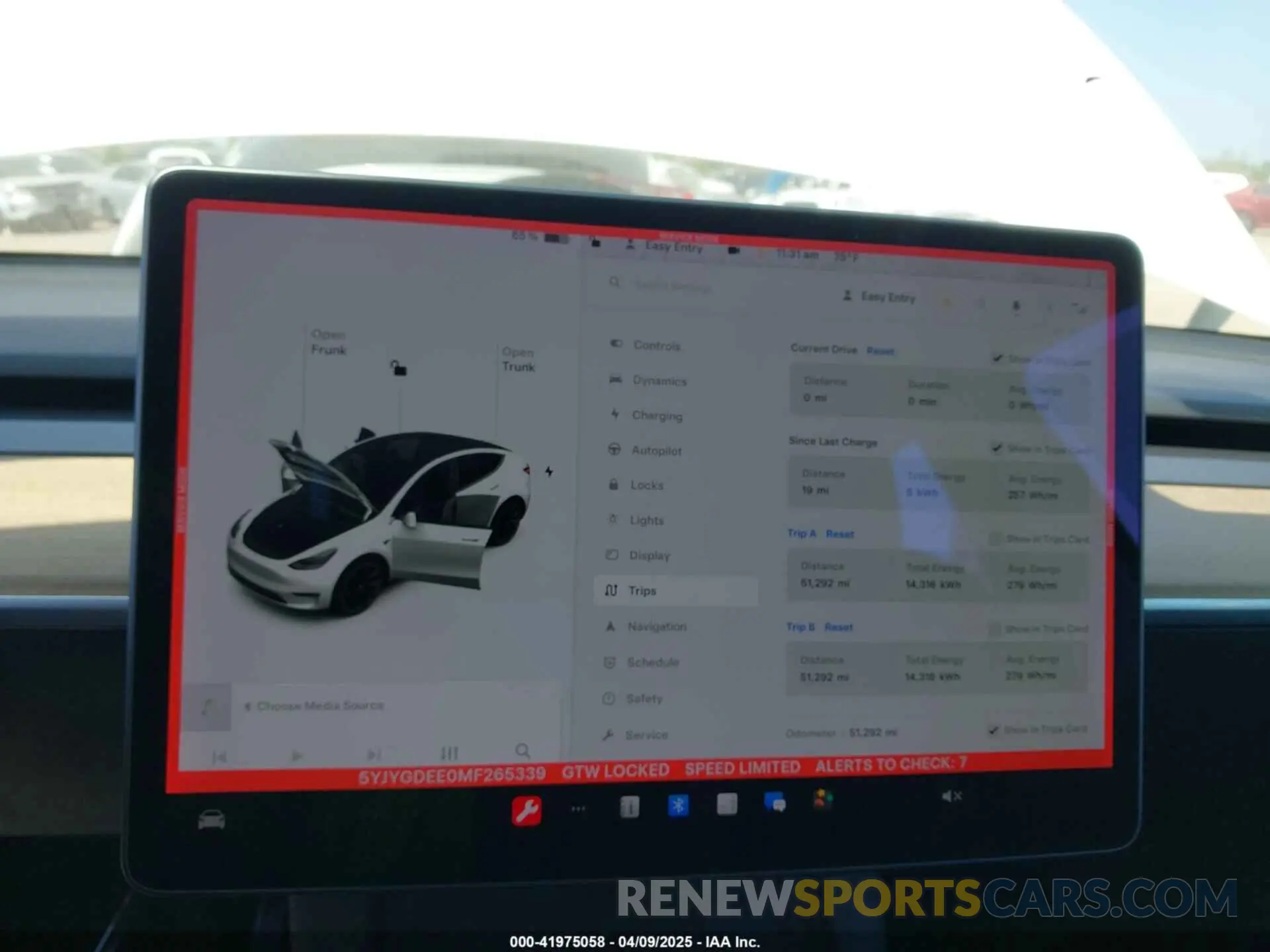 17 Photograph of a damaged car 5YJYGDEE0MF265339 TESLA MODEL Y 2021