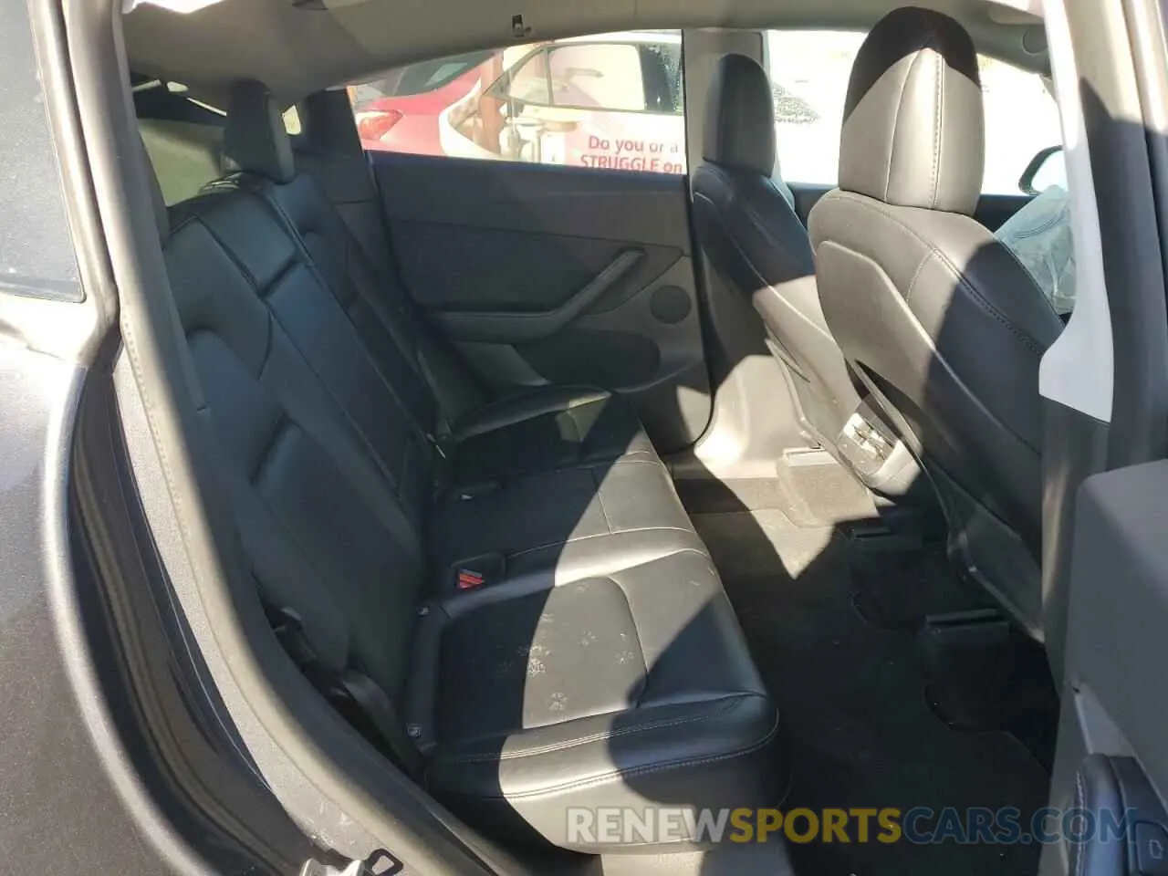 11 Photograph of a damaged car 5YJYGDEE0MF274042 TESLA MODEL Y 2021