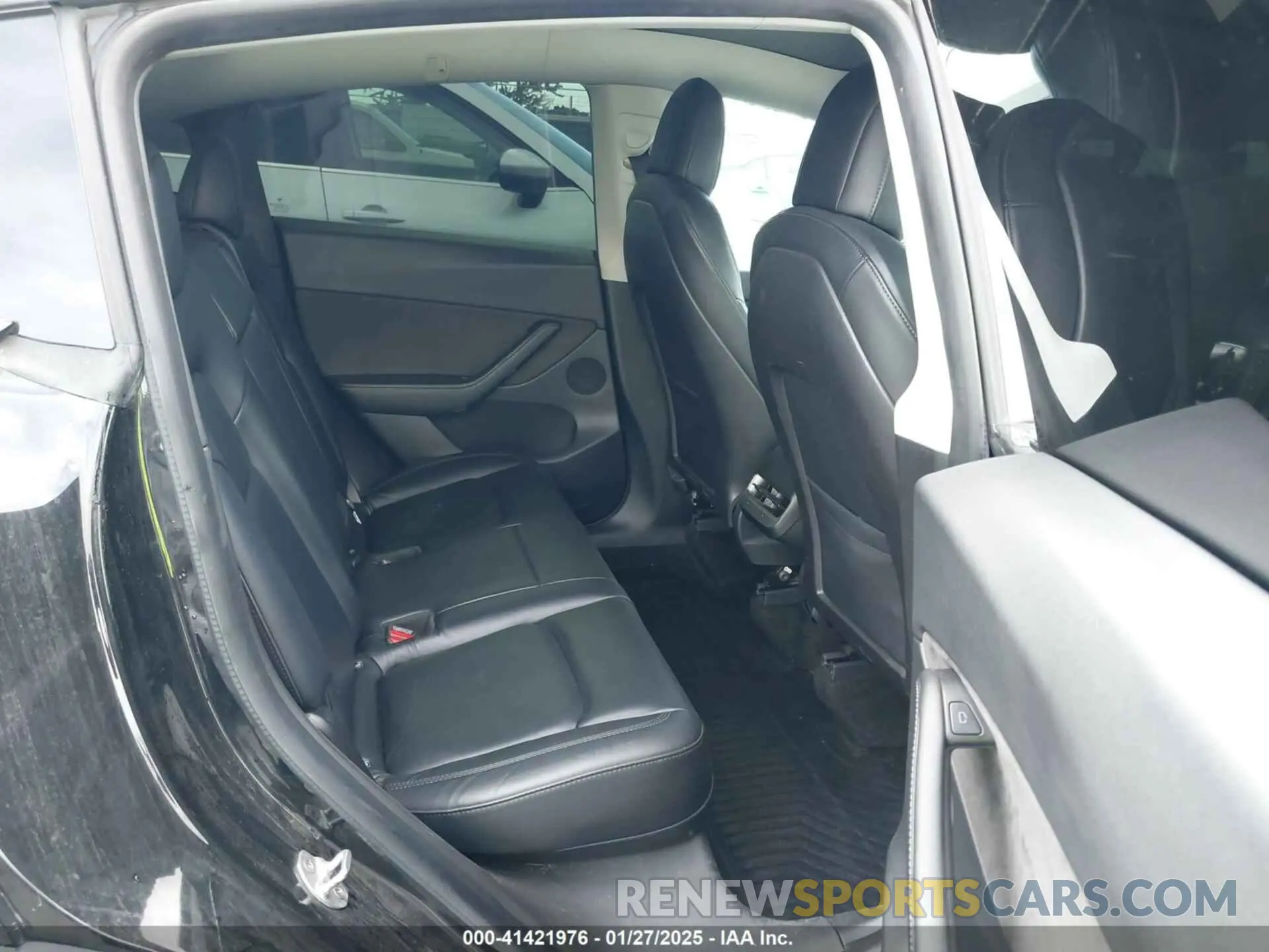8 Photograph of a damaged car 5YJYGDEE0MF274204 TESLA MODEL Y 2021