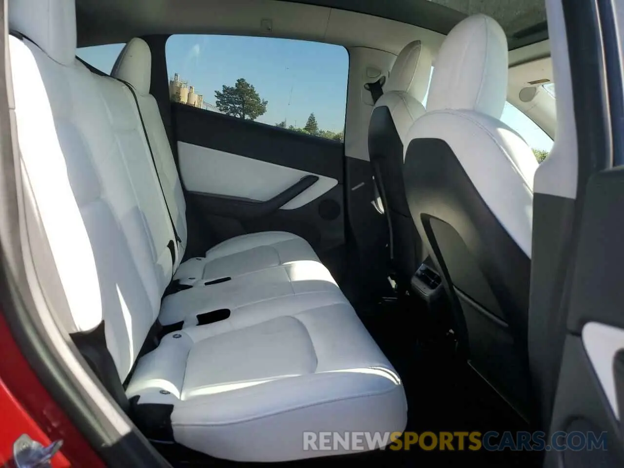 10 Photograph of a damaged car 5YJYGDEE0MF282559 TESLA MODEL Y 2021