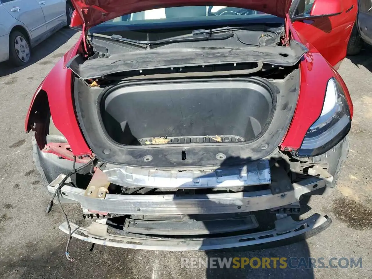 11 Photograph of a damaged car 5YJYGDEE0MF282559 TESLA MODEL Y 2021
