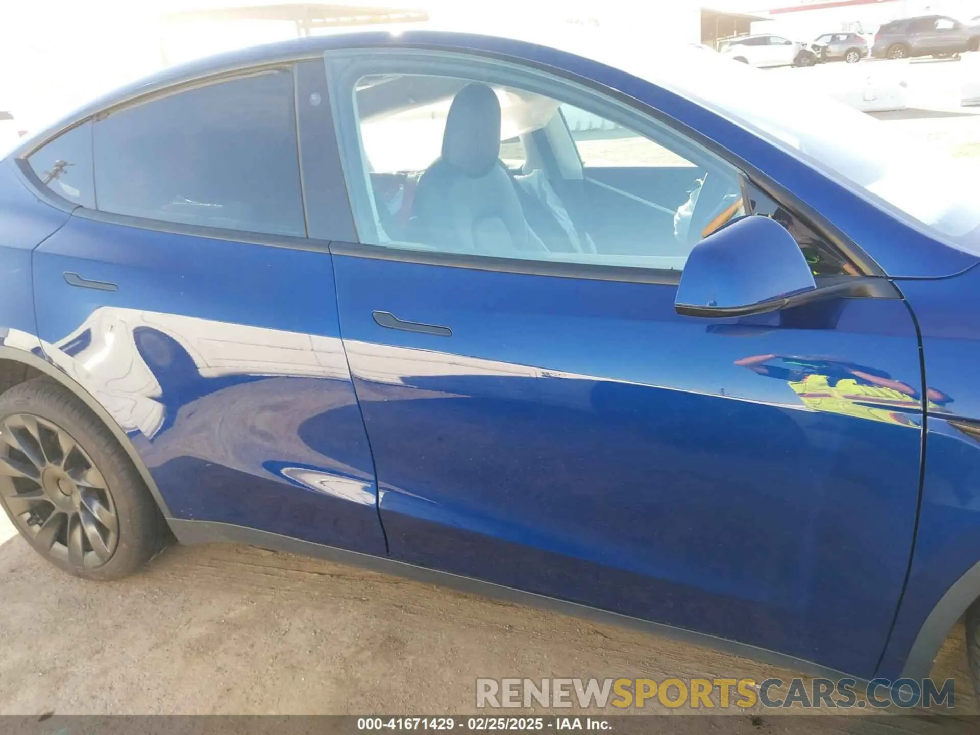 13 Photograph of a damaged car 5YJYGDEE1MF070740 TESLA MODEL Y 2021