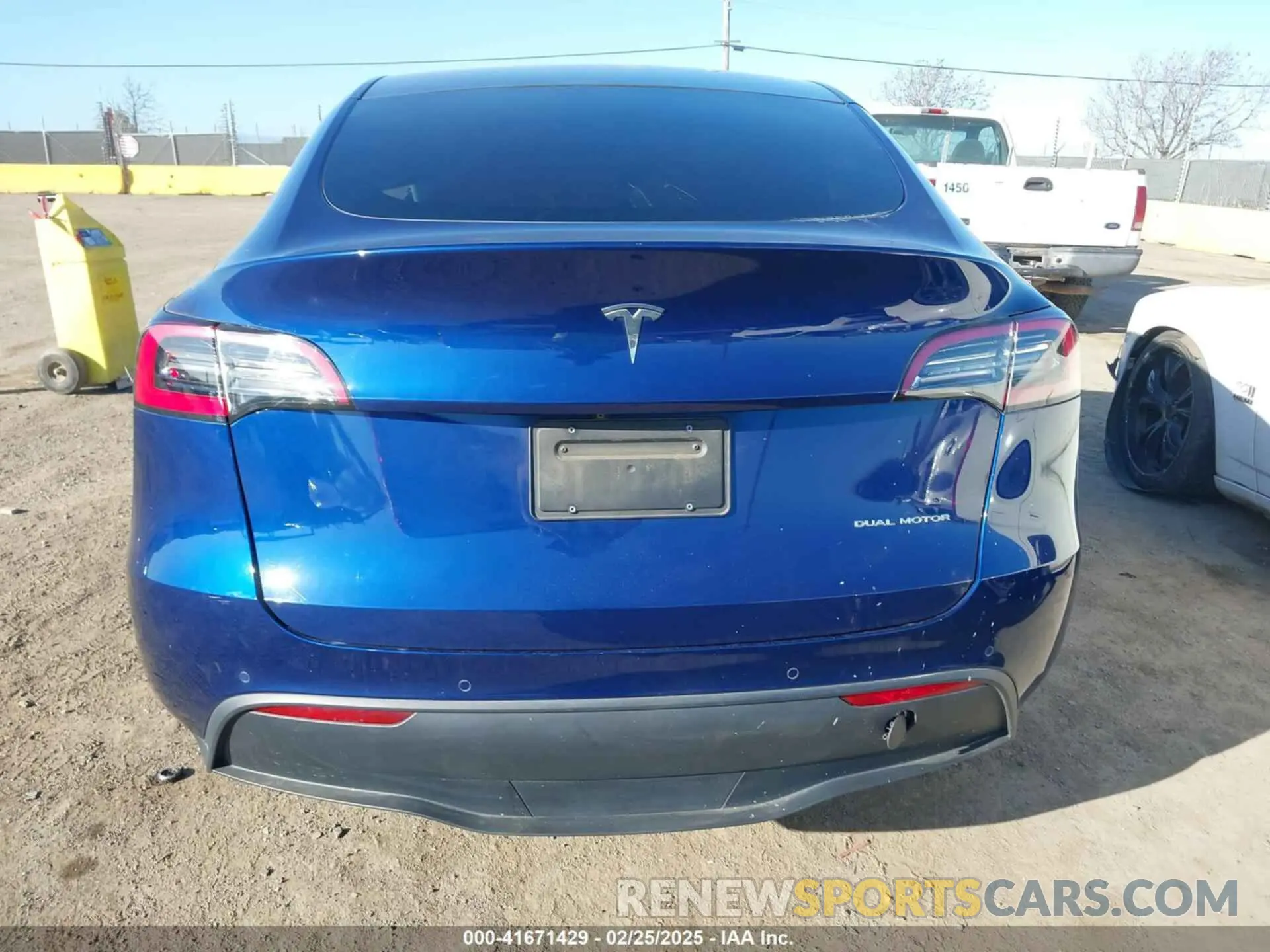 16 Photograph of a damaged car 5YJYGDEE1MF070740 TESLA MODEL Y 2021