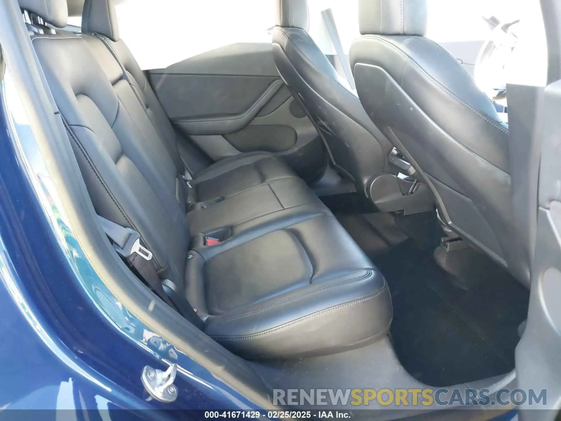 8 Photograph of a damaged car 5YJYGDEE1MF070740 TESLA MODEL Y 2021