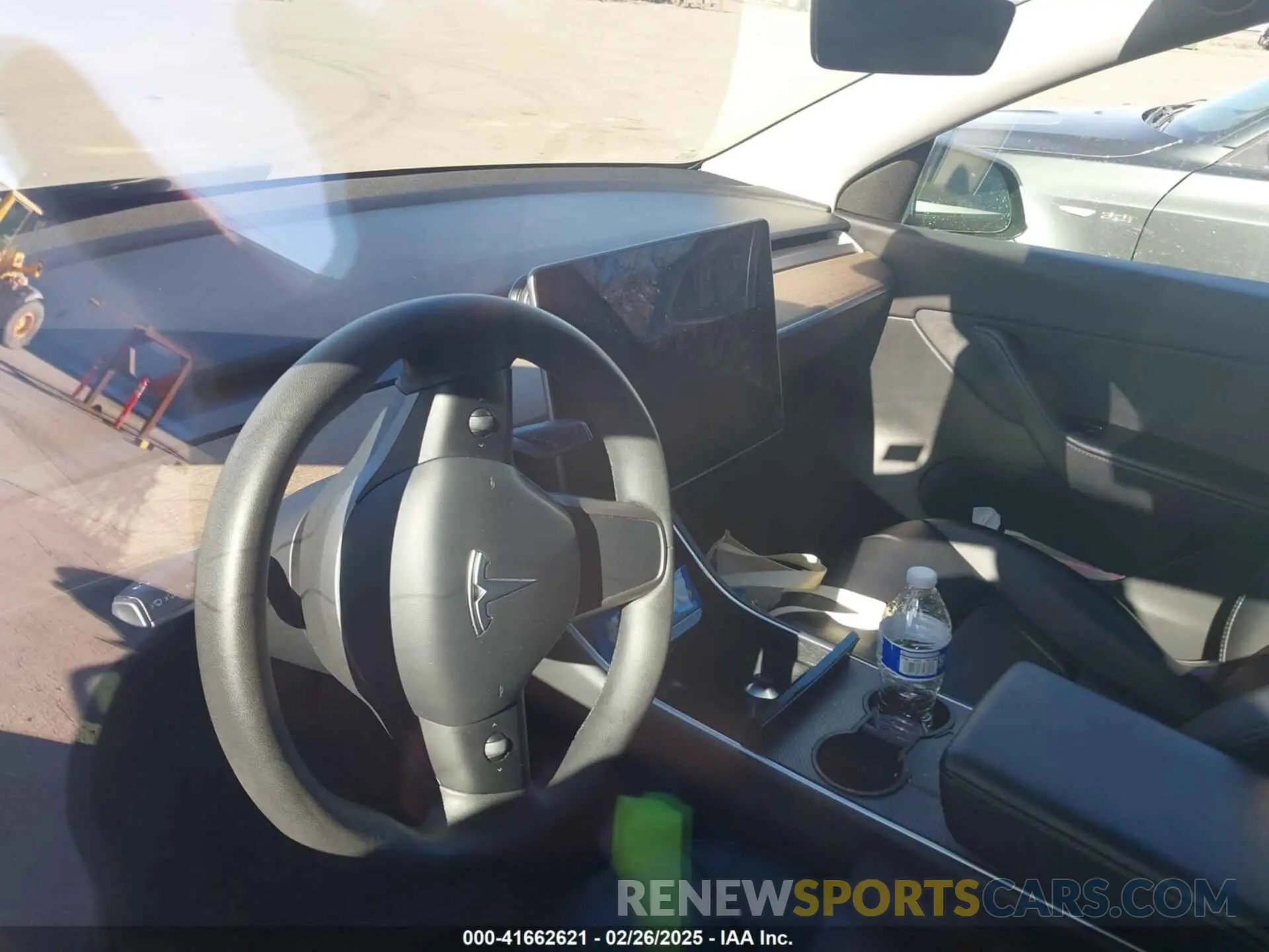 17 Photograph of a damaged car 5YJYGDEE1MF074173 TESLA MODEL Y 2021
