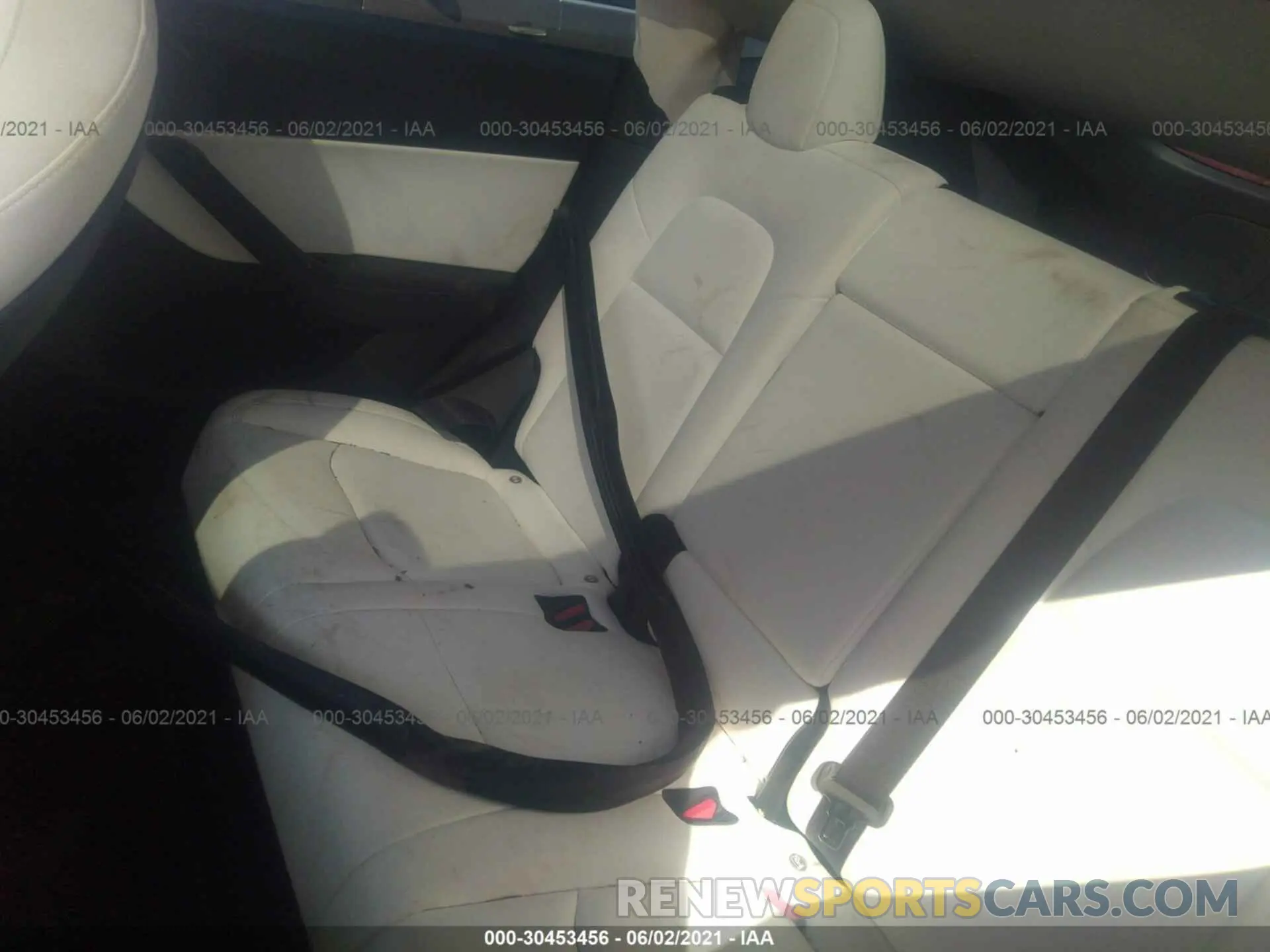 8 Photograph of a damaged car 5YJYGDEE1MF085299 TESLA MODEL Y 2021