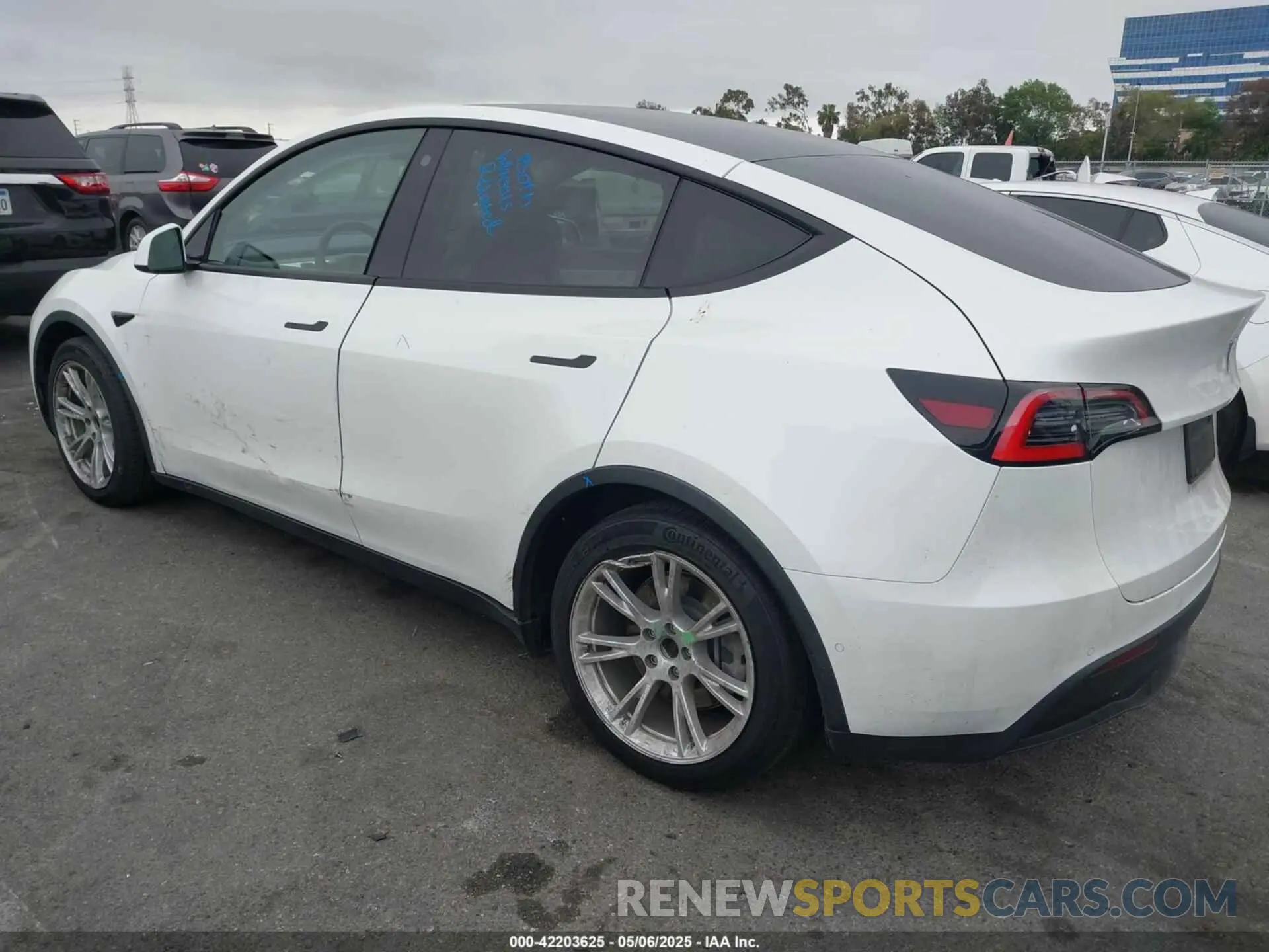 3 Фотография поврежденного автомобиля 5YJYGDEE1MF140334 TESLA MODEL Y 2021