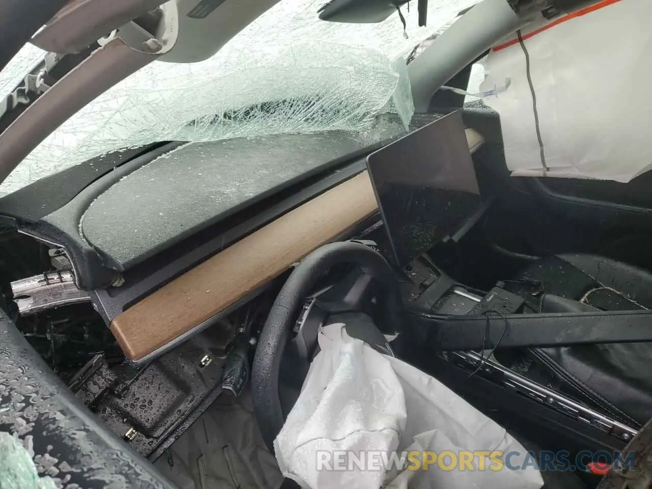 9 Photograph of a damaged car 5YJYGDEE1MF199495 TESLA MODEL Y 2021