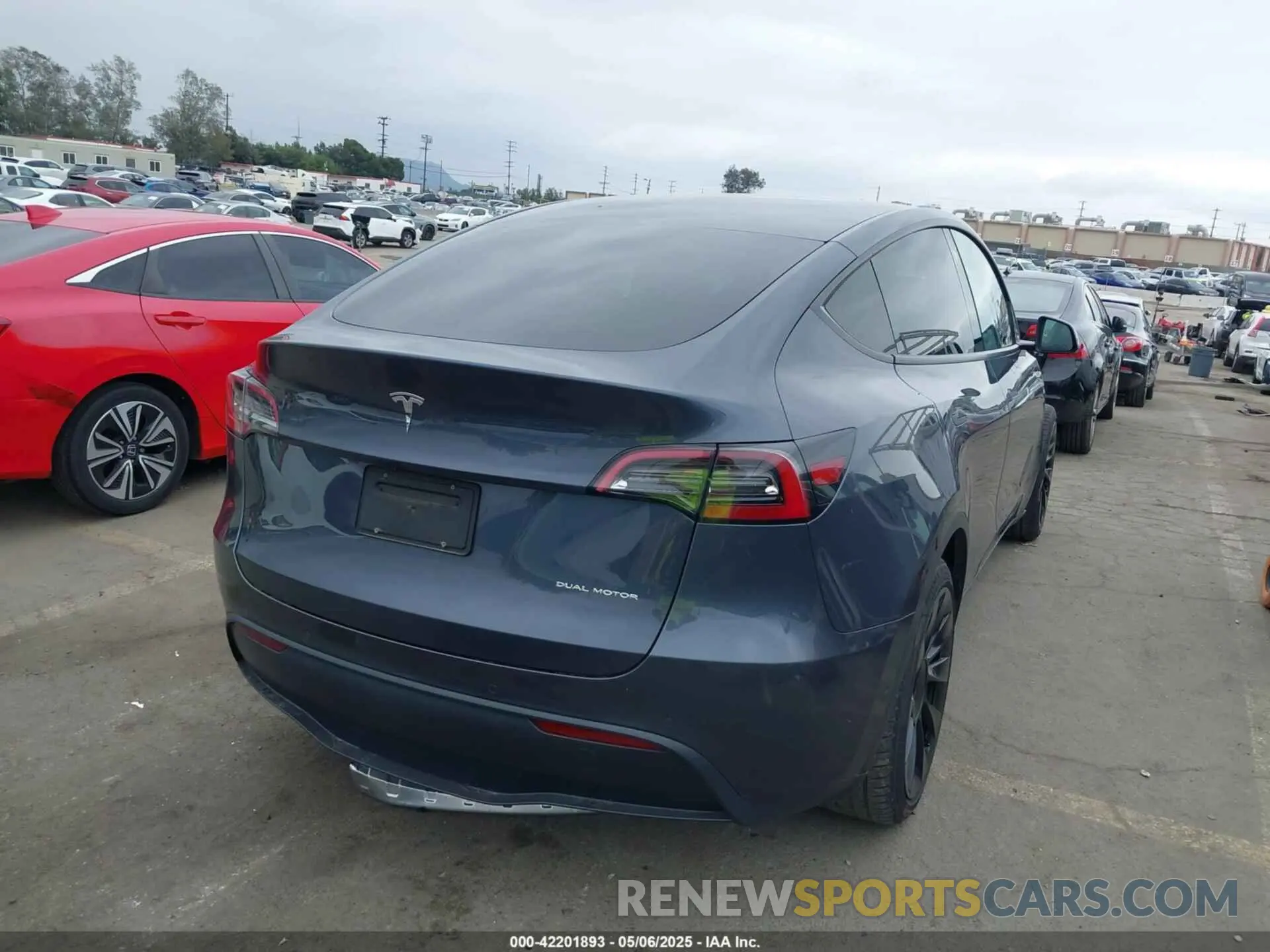 4 Фотография поврежденного автомобиля 5YJYGDEE1MF217929 TESLA MODEL Y 2021