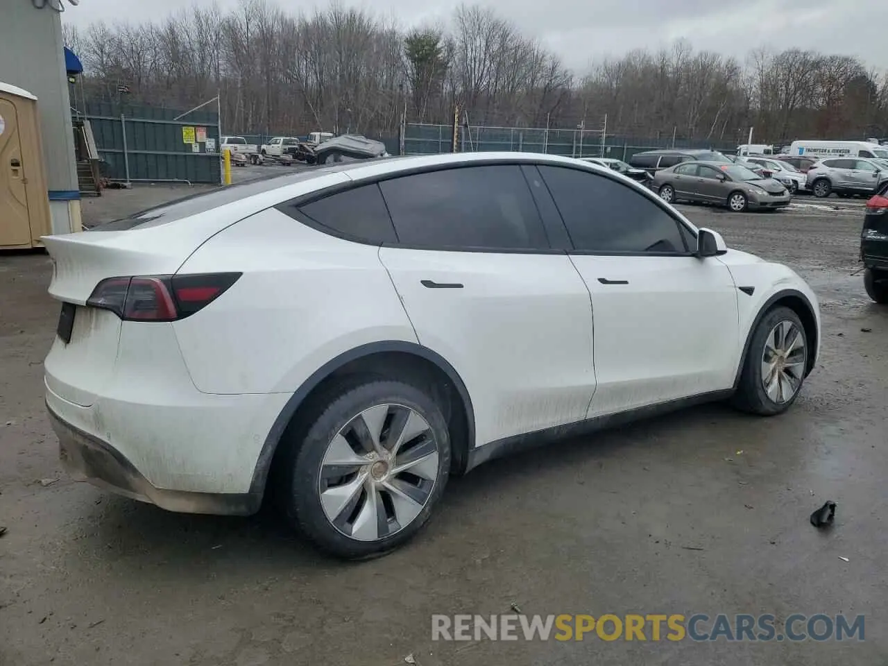 3 Photograph of a damaged car 5YJYGDEE1MF232432 TESLA MODEL Y 2021