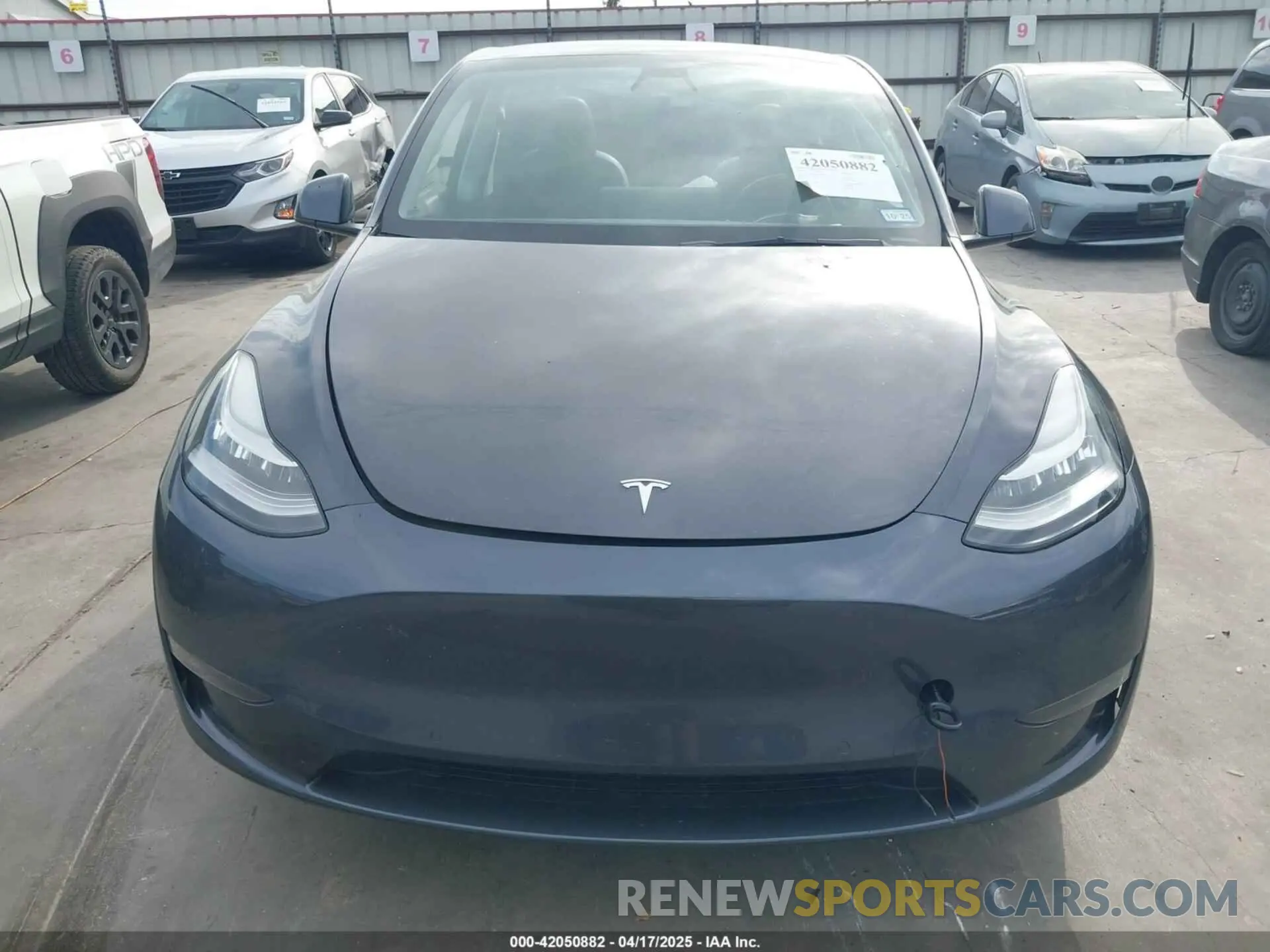 11 Photograph of a damaged car 5YJYGDEE1MF265611 TESLA MODEL Y 2021
