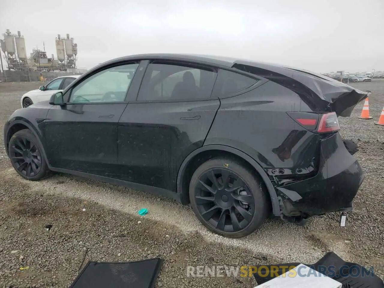 2 Photograph of a damaged car 5YJYGDEE1MF270131 TESLA MODEL Y 2021