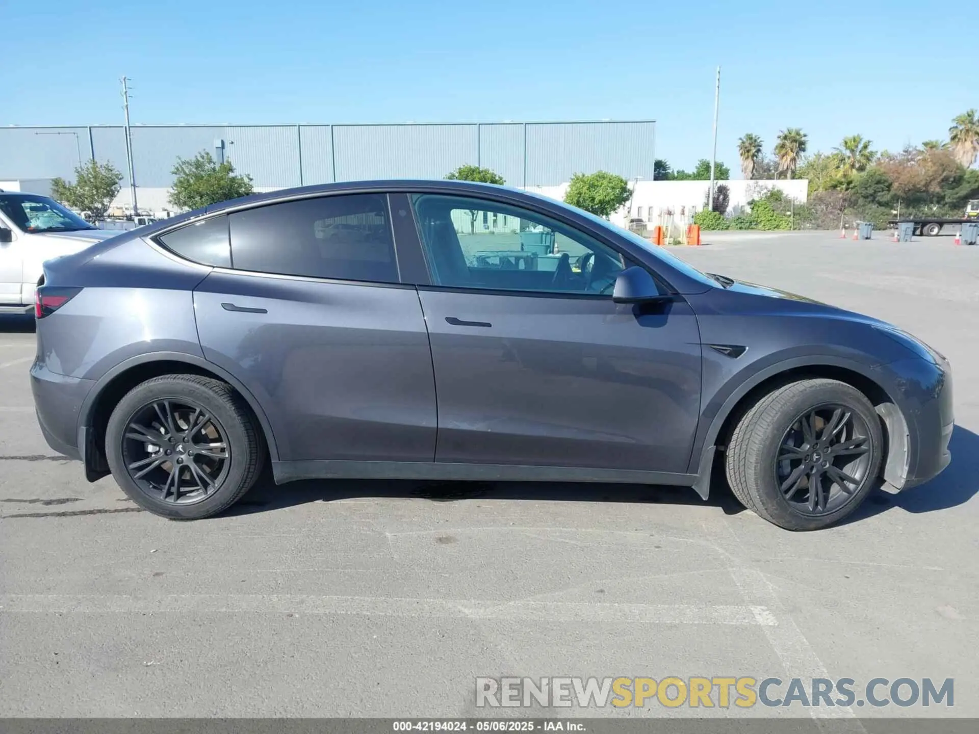 13 Фотография поврежденного автомобиля 5YJYGDEE1MF273420 TESLA MODEL Y 2021
