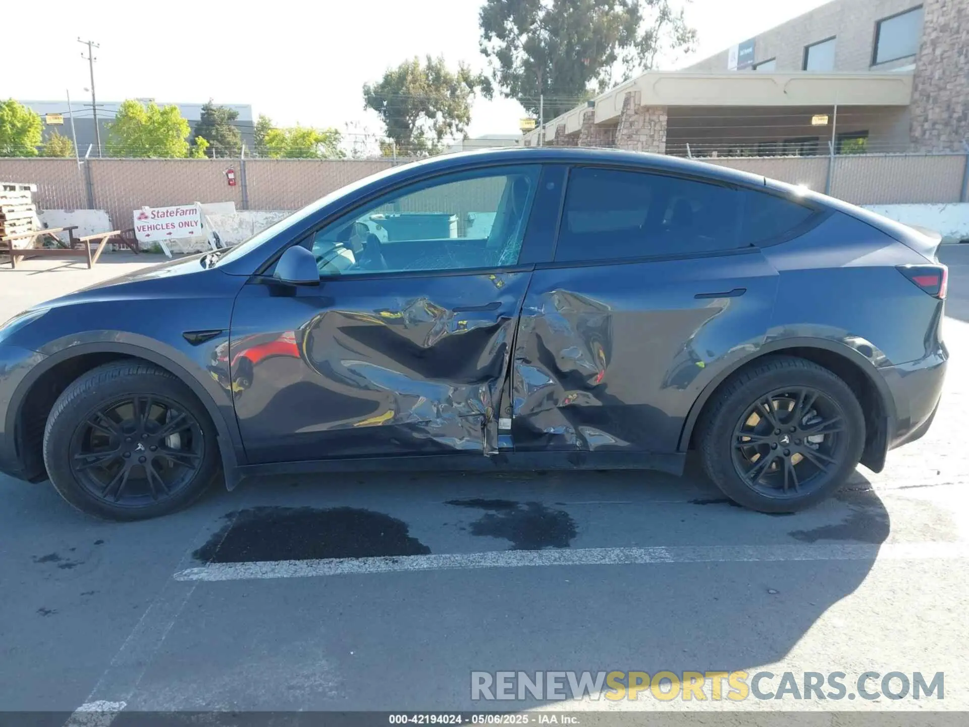 14 Фотография поврежденного автомобиля 5YJYGDEE1MF273420 TESLA MODEL Y 2021