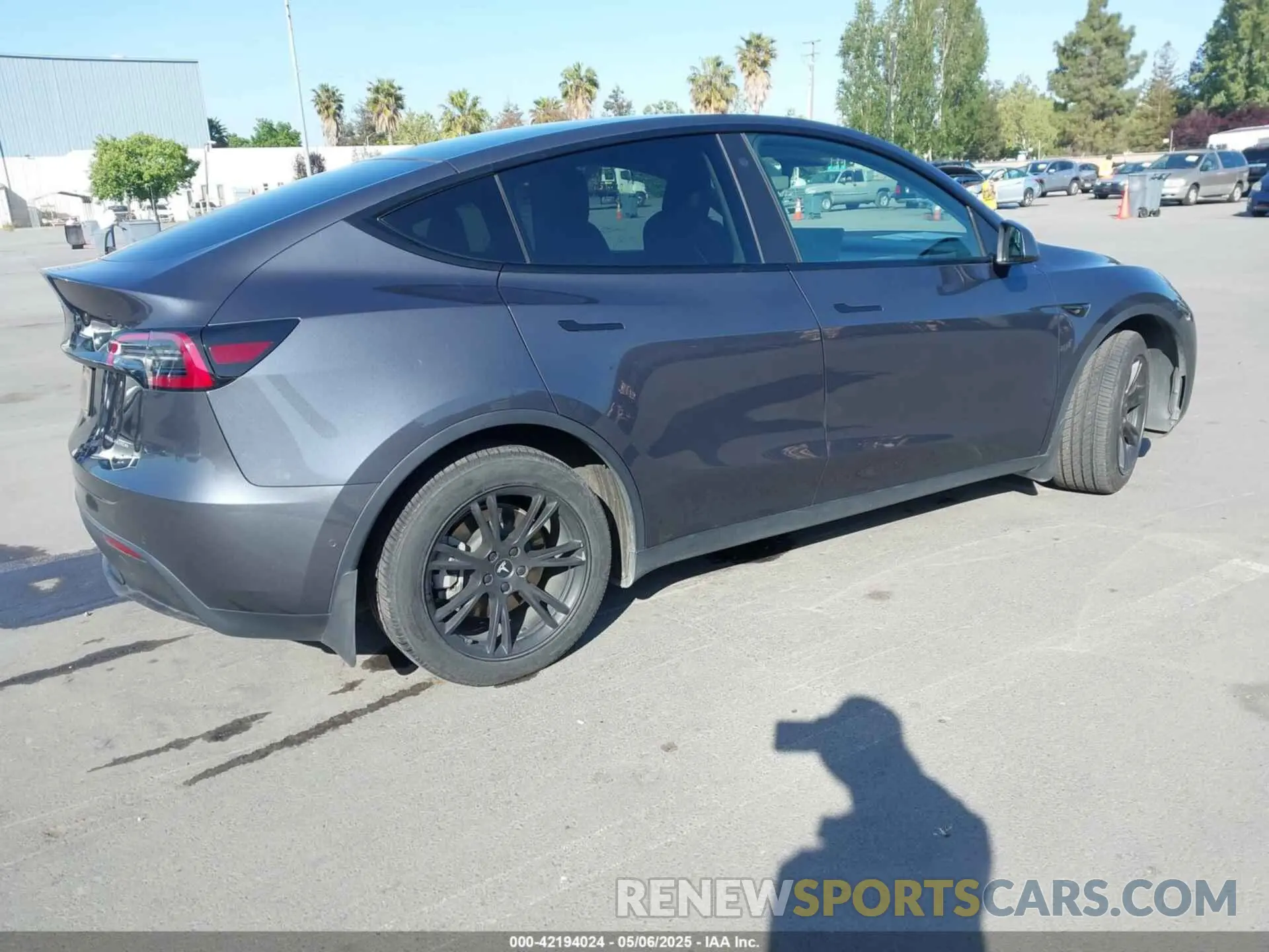 4 Фотография поврежденного автомобиля 5YJYGDEE1MF273420 TESLA MODEL Y 2021
