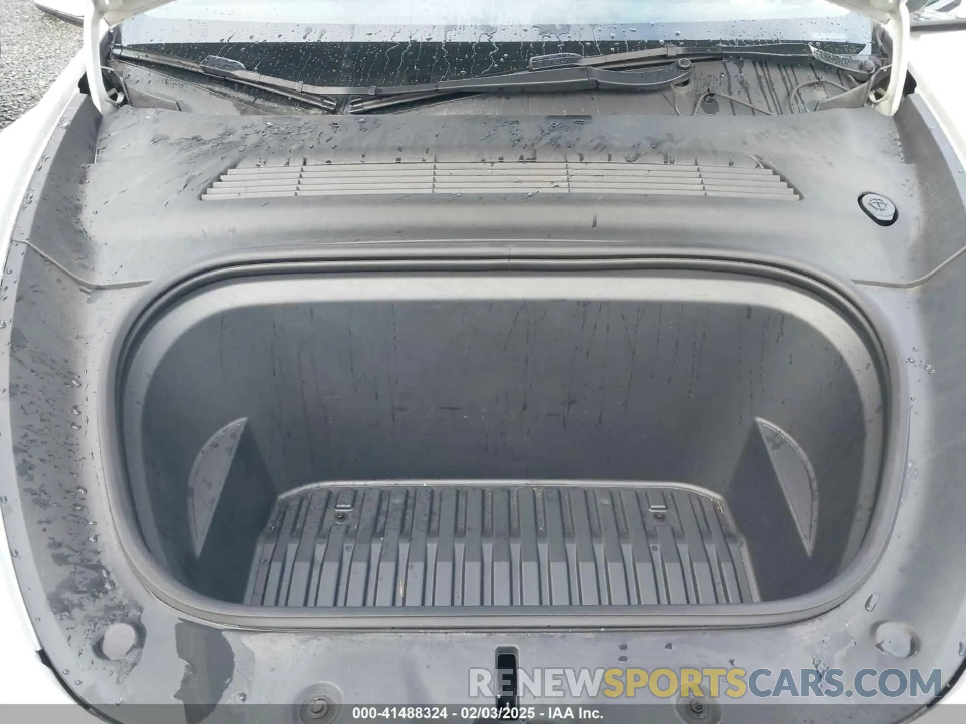 10 Photograph of a damaged car 5YJYGDEE1MF276592 TESLA MODEL Y 2021