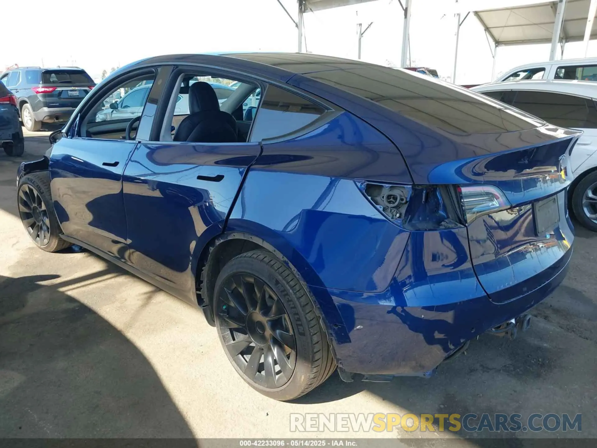 3 Фотография поврежденного автомобиля 5YJYGDEE1MF296454 TESLA MODEL Y 2021