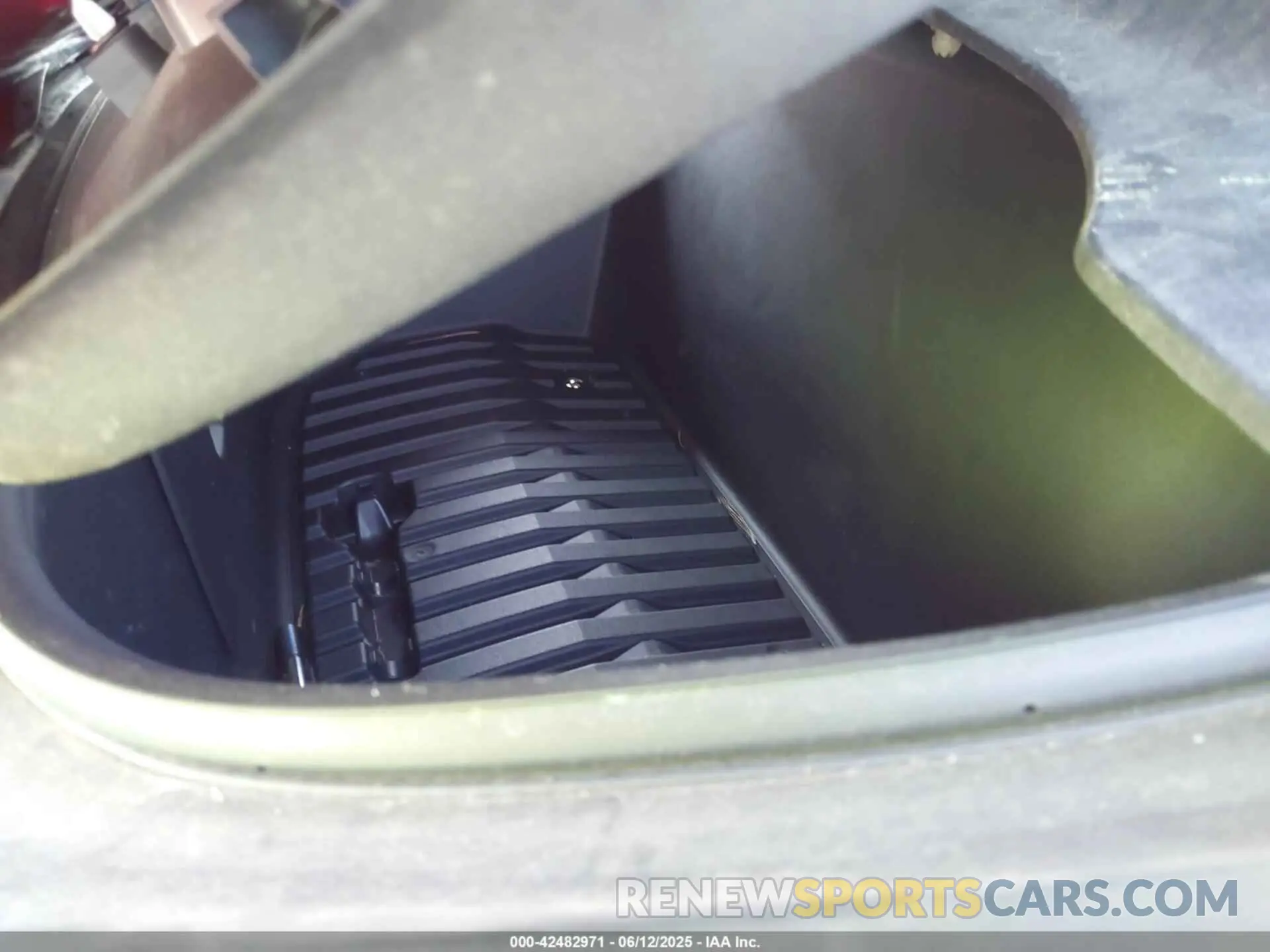 10 Photograph of a damaged car 5YJYGDEE2MF062405 TESLA MODEL Y 2021